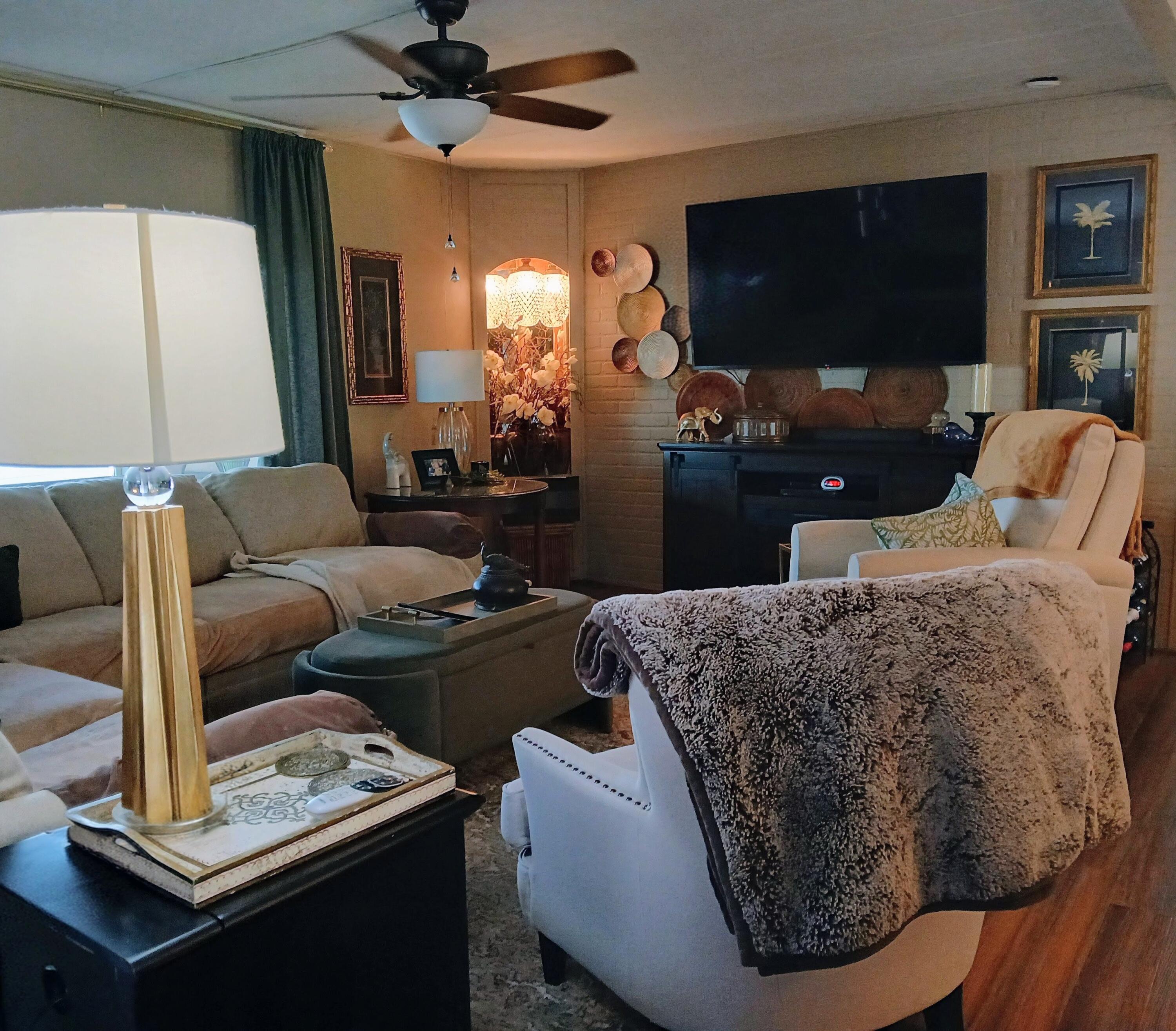 2400 W Midvalley Ave #Q1, Visalia, CA 93277