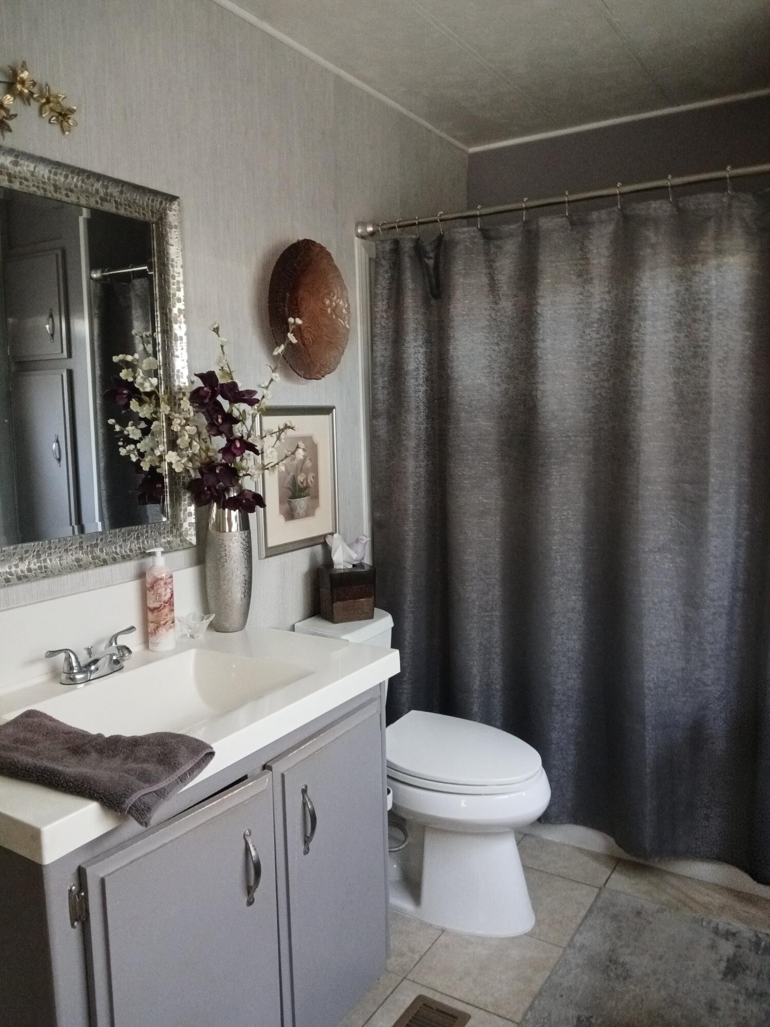 2400 W Midvalley Ave #Q1, Visalia, CA 93277