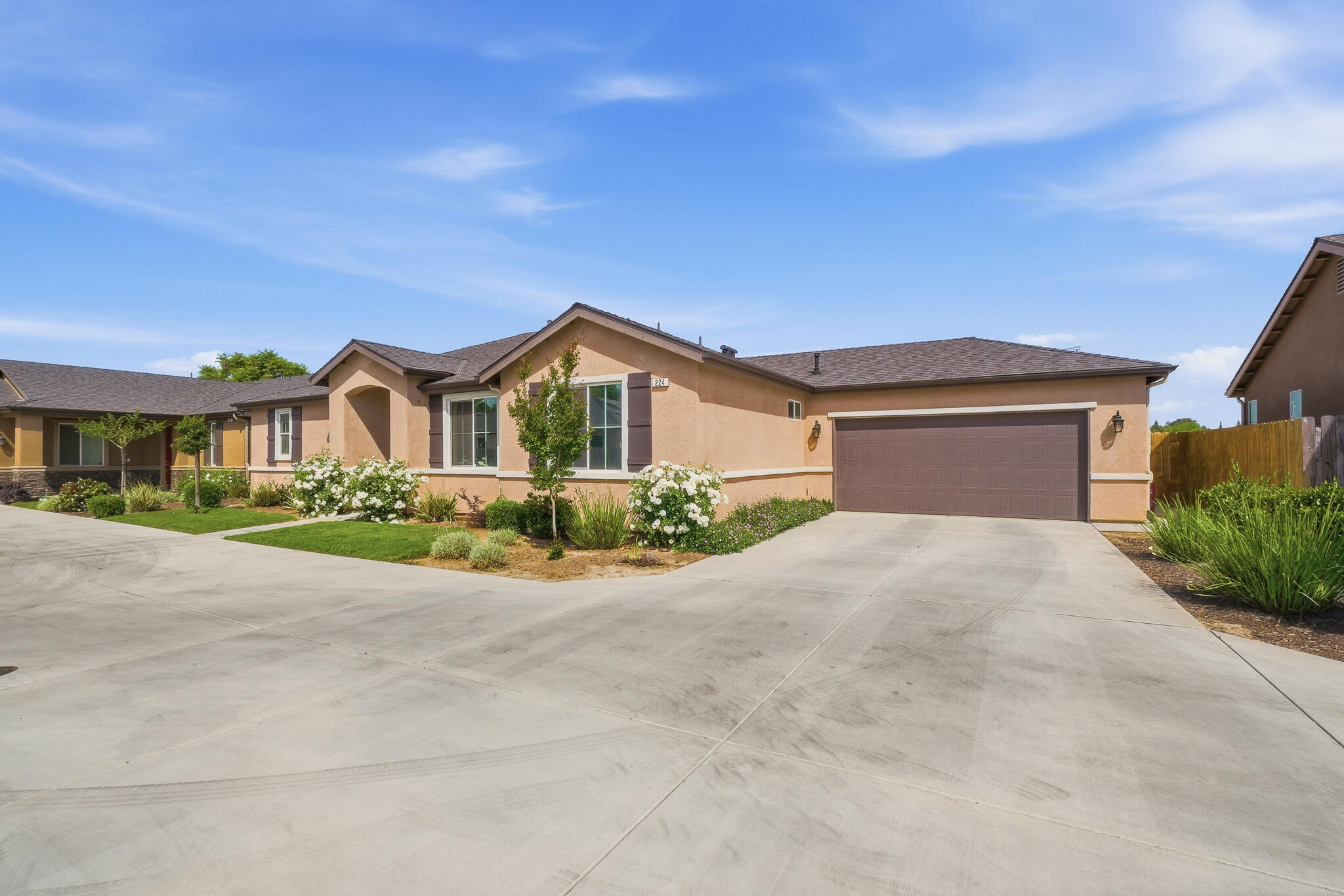 224 W Kimball Ave, Visalia, CA 93277