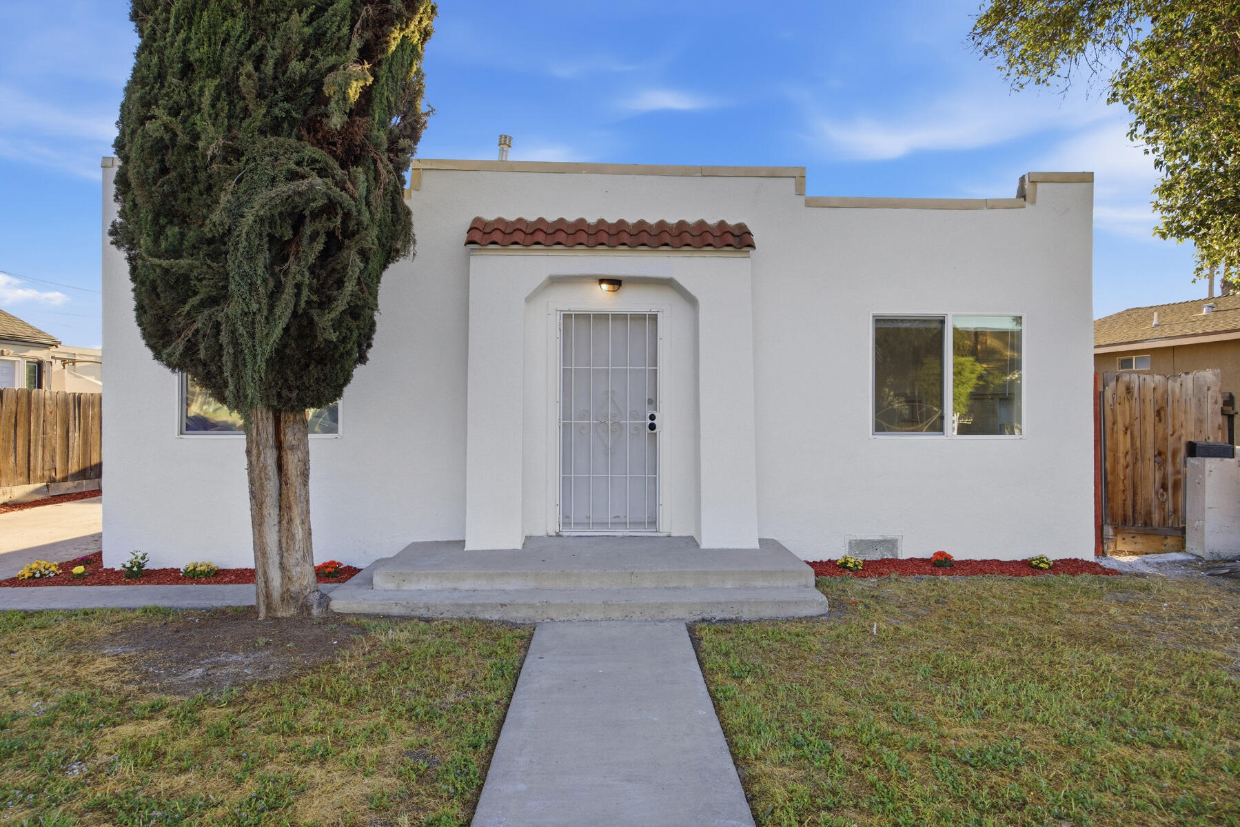 220 S O St, Tulare, CA 93274