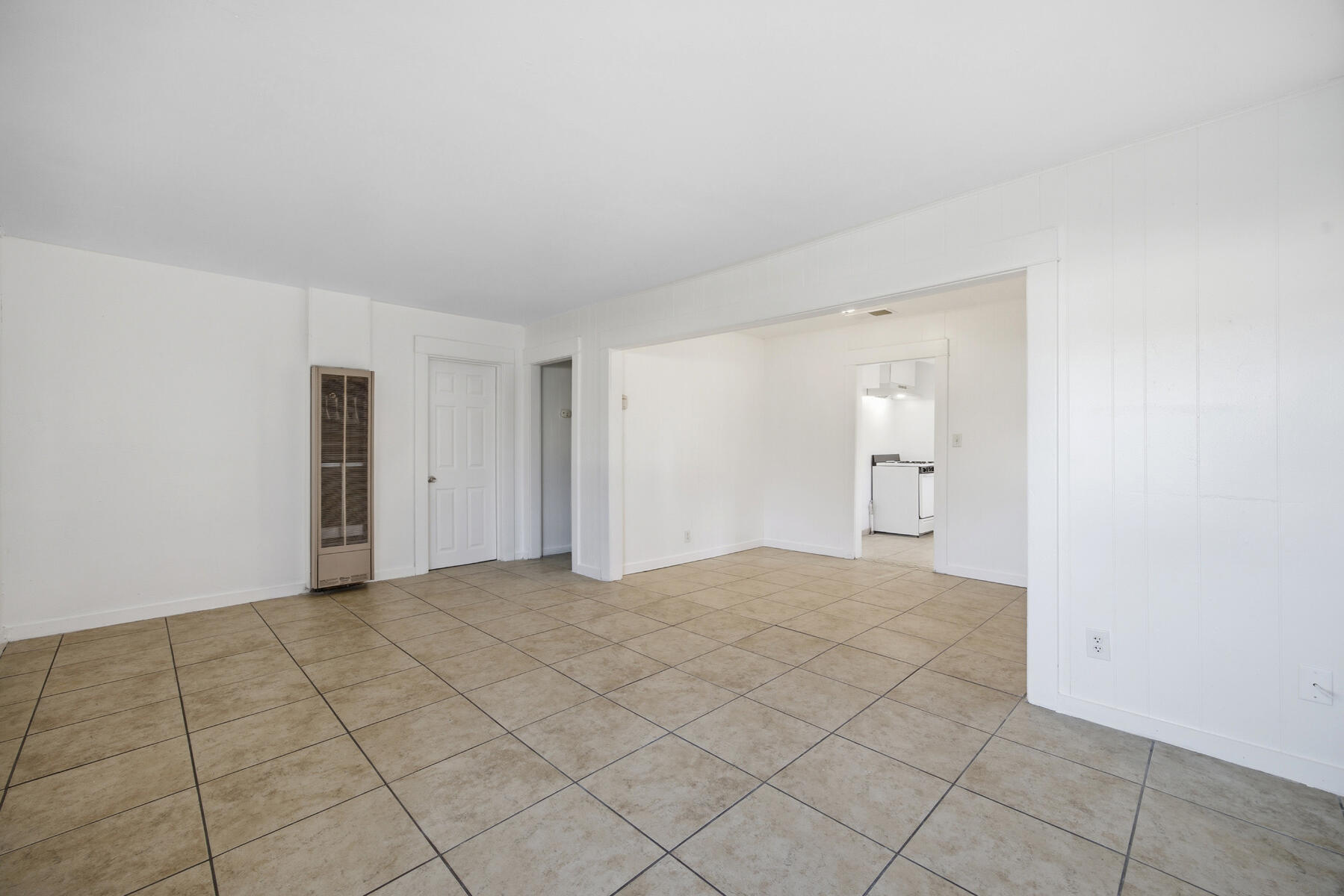 220 S O St, Tulare, CA 93274