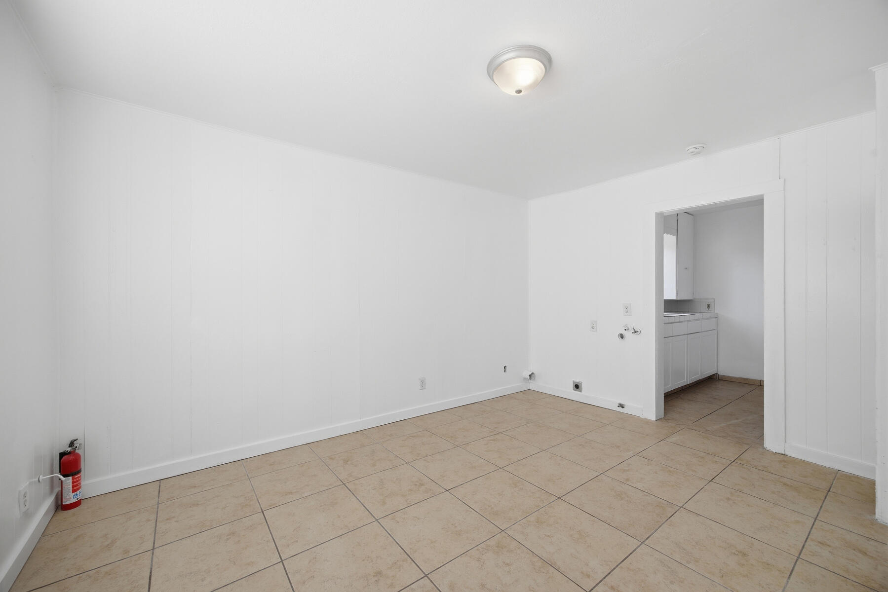 220 S O St, Tulare, CA 93274