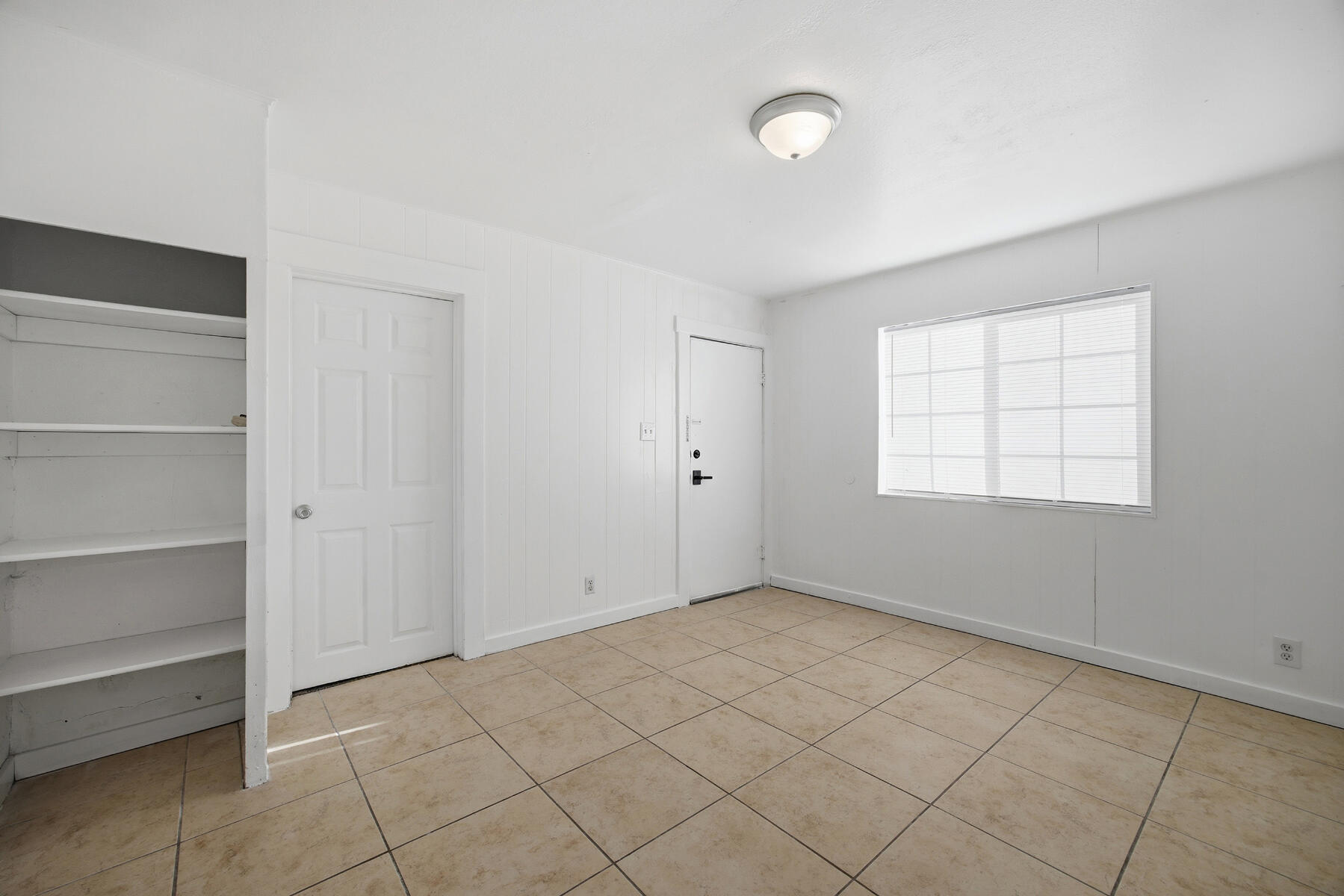 220 S O St, Tulare, CA 93274