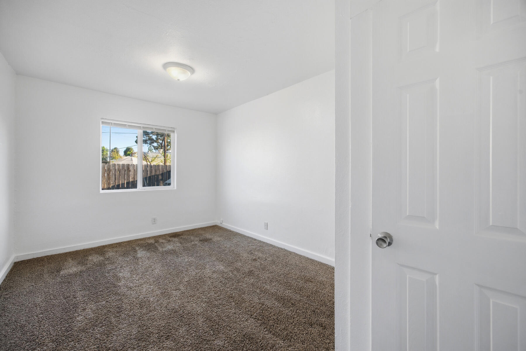 220 S O St, Tulare, CA 93274