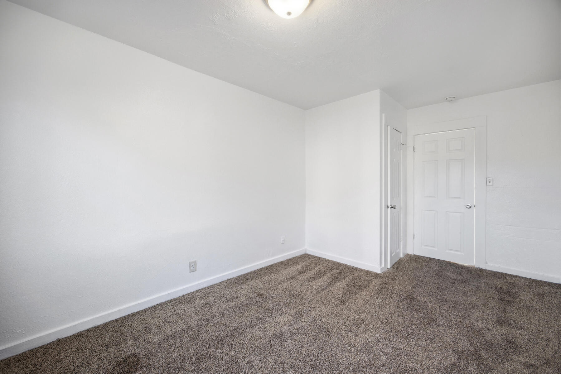 220 S O St, Tulare, CA 93274