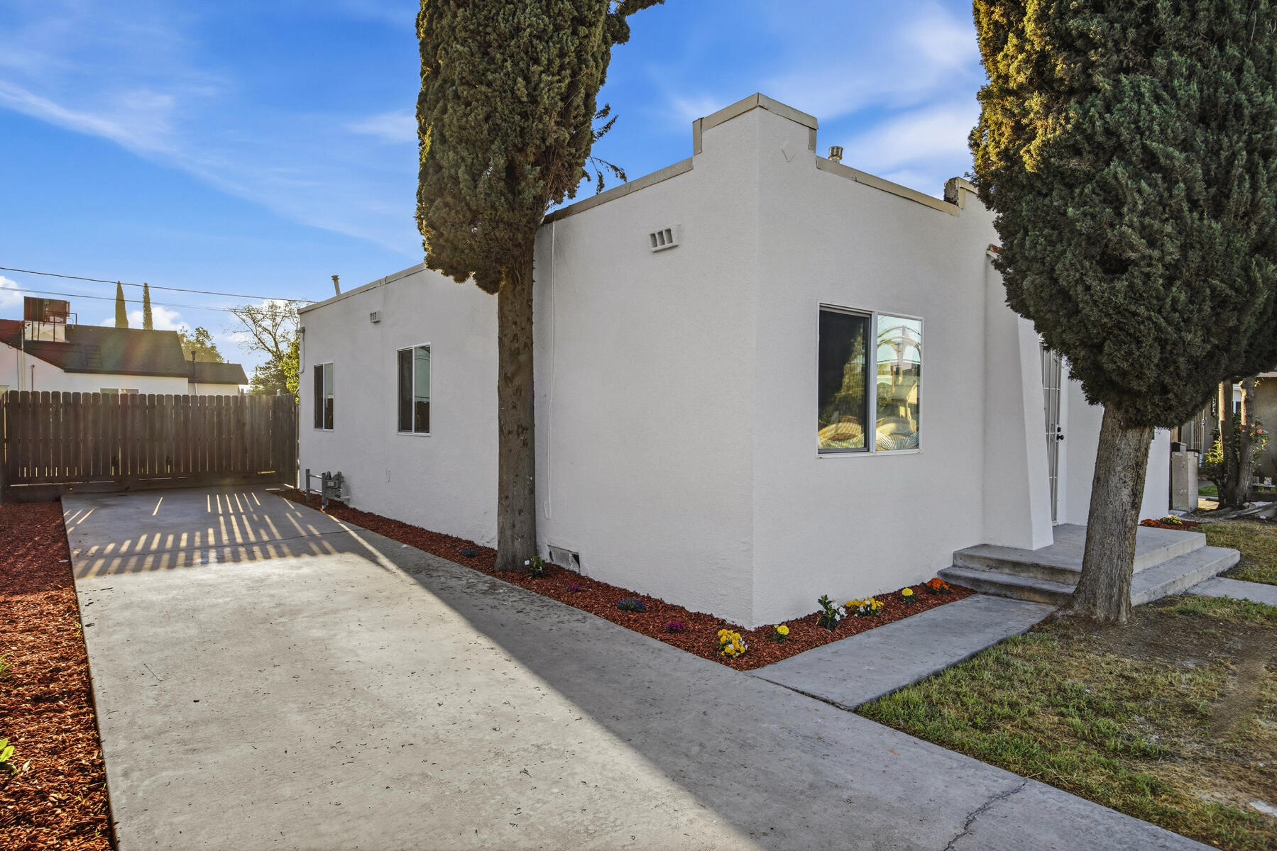 220 S O St, Tulare, CA 93274