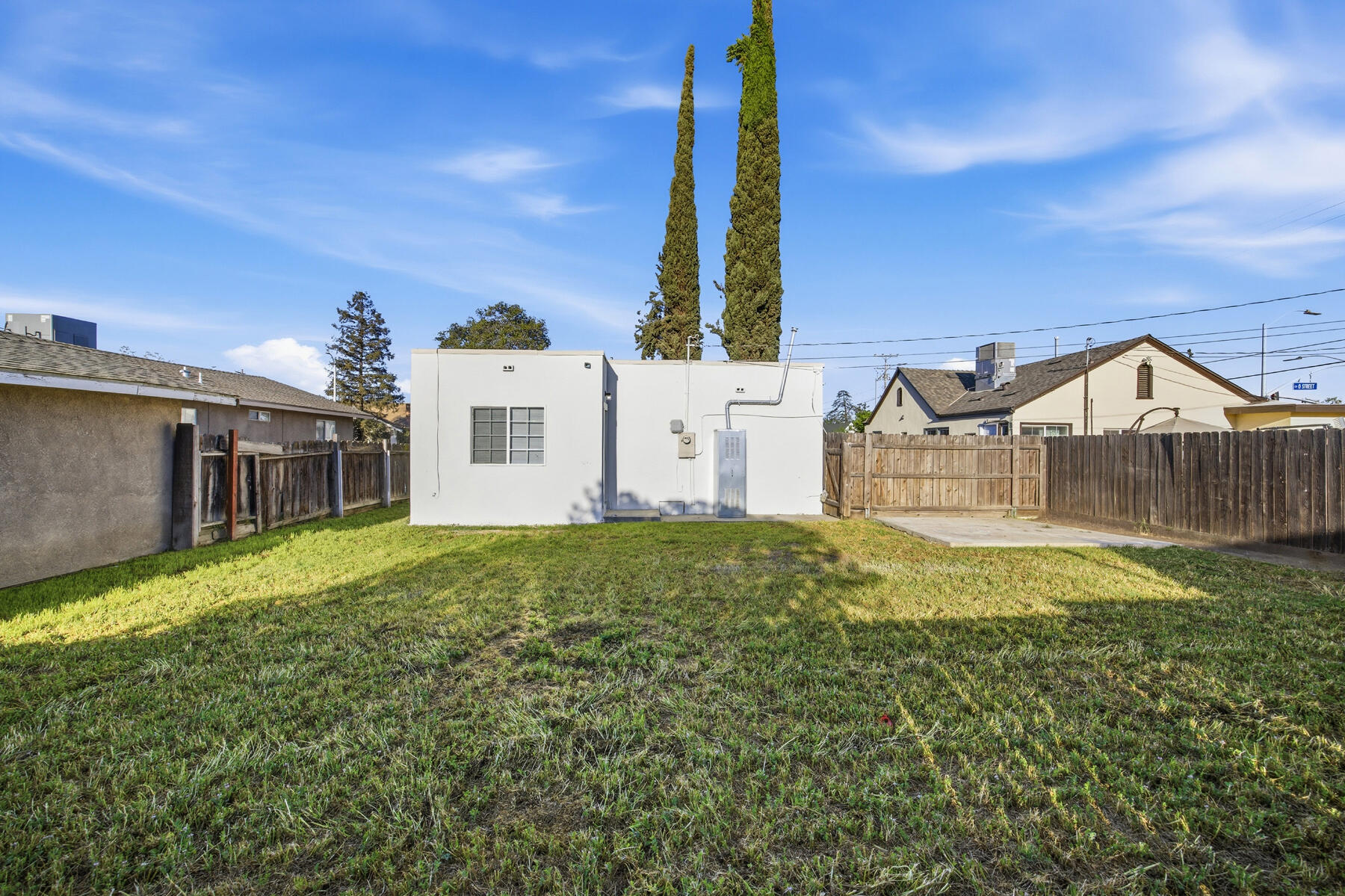 220 S O St, Tulare, CA 93274