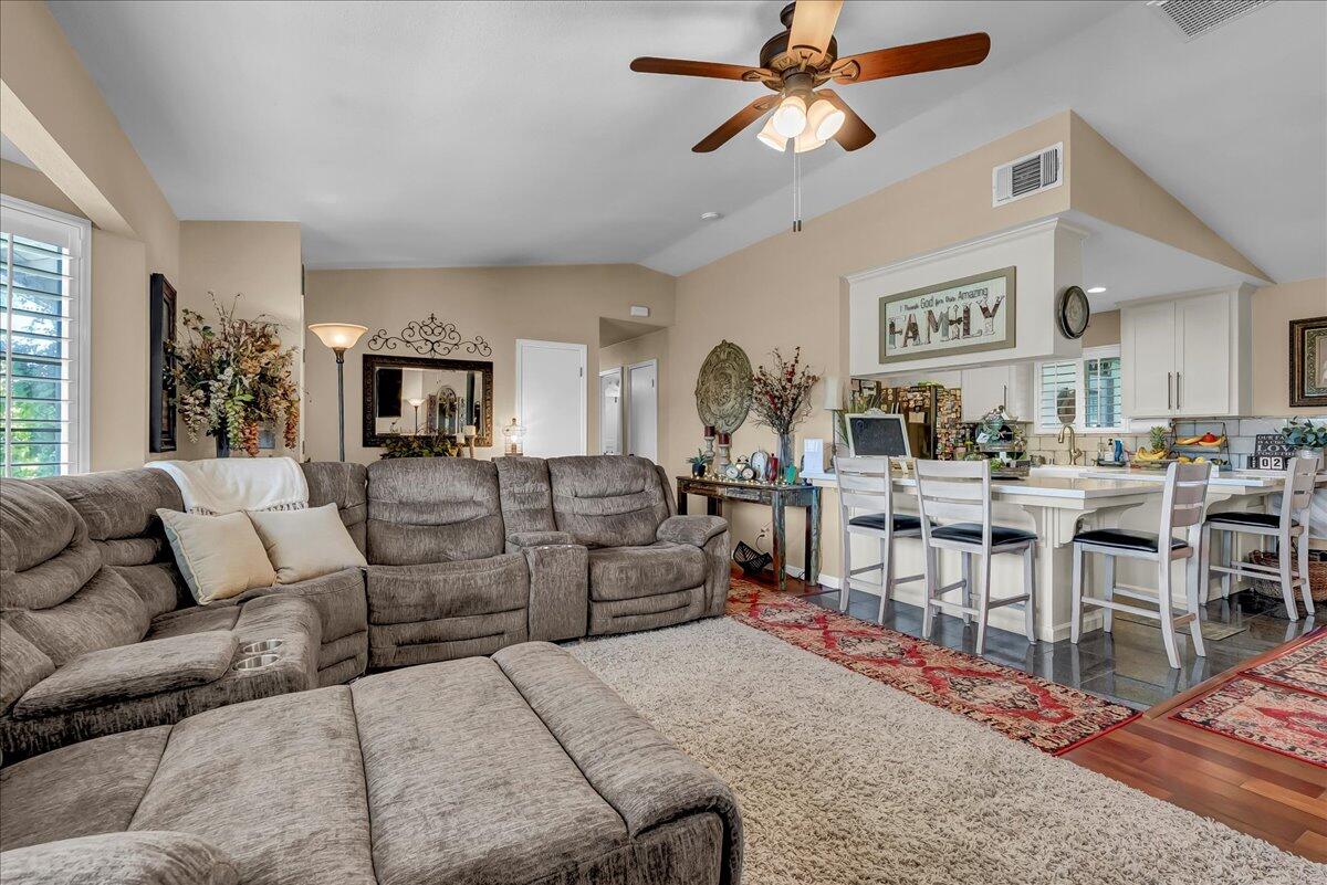 21544 Grangeville Blvd, Lemoore, CA 93245