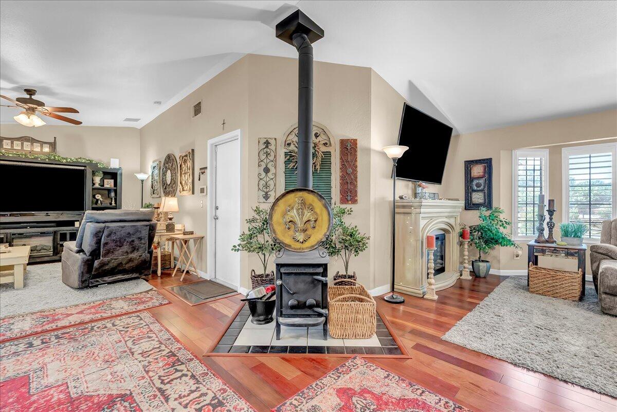 21544 Grangeville Blvd, Lemoore, CA 93245