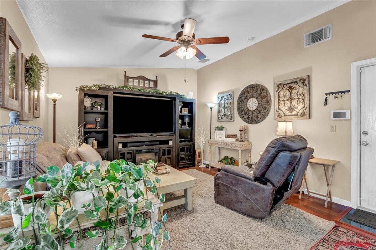 21544 Grangeville Blvd, Lemoore, CA 93245