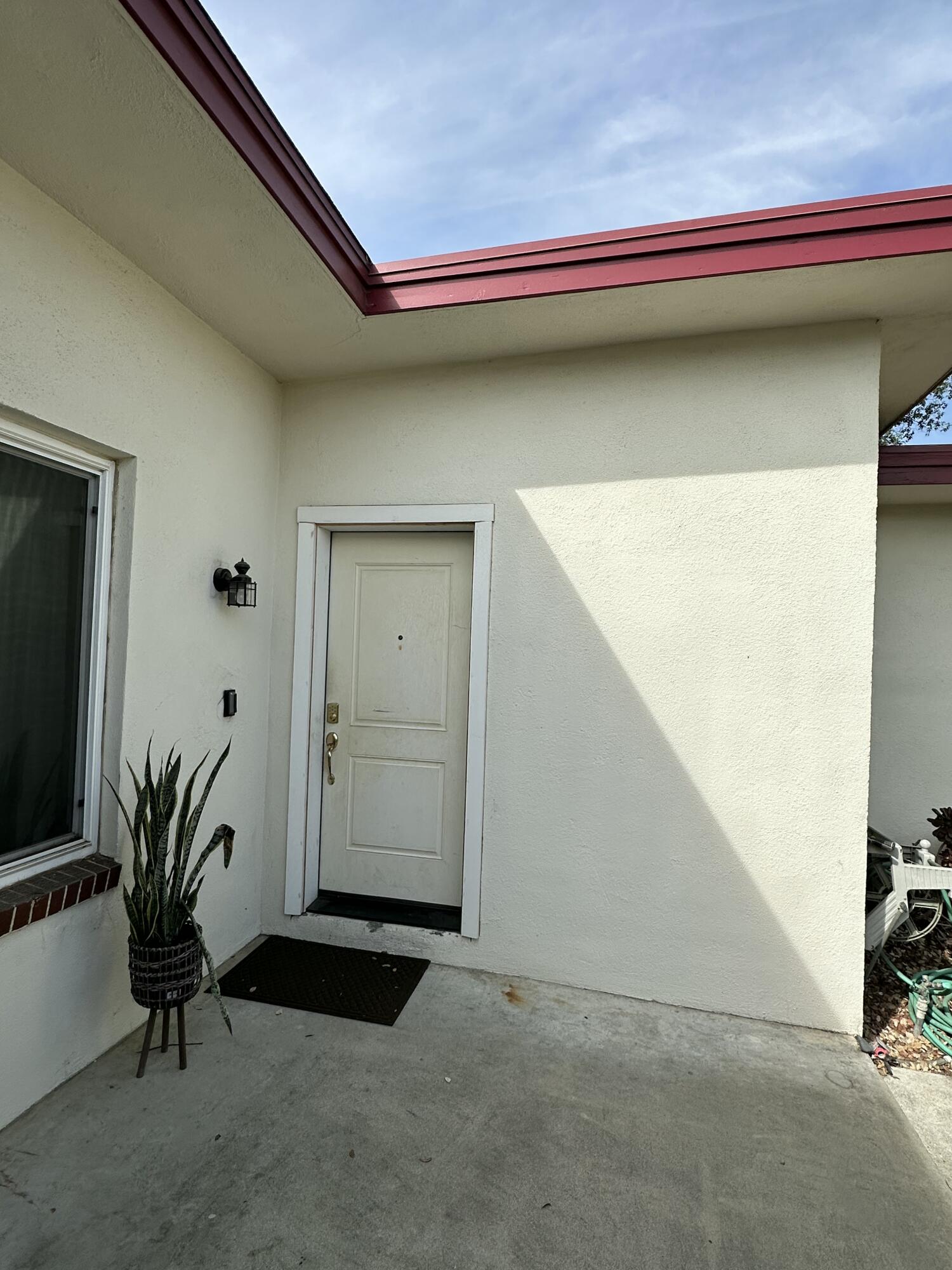 1127 W Walnut Ave, Visalia, CA 93277