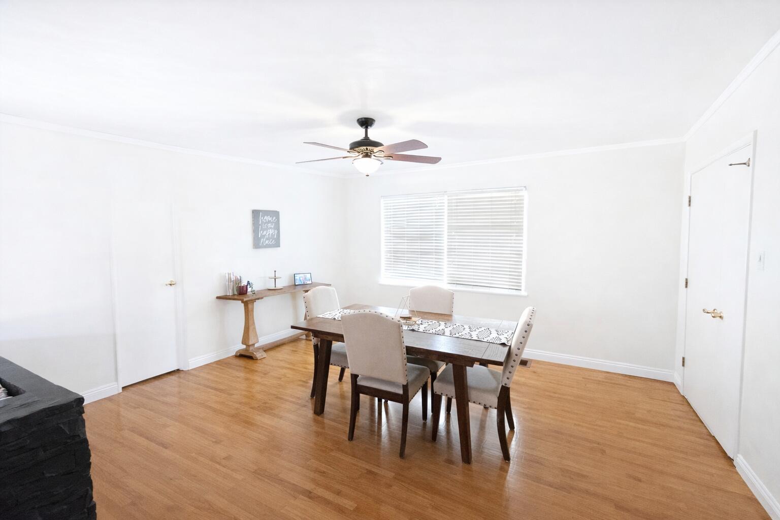 1127 W Walnut Ave, Visalia, CA 93277