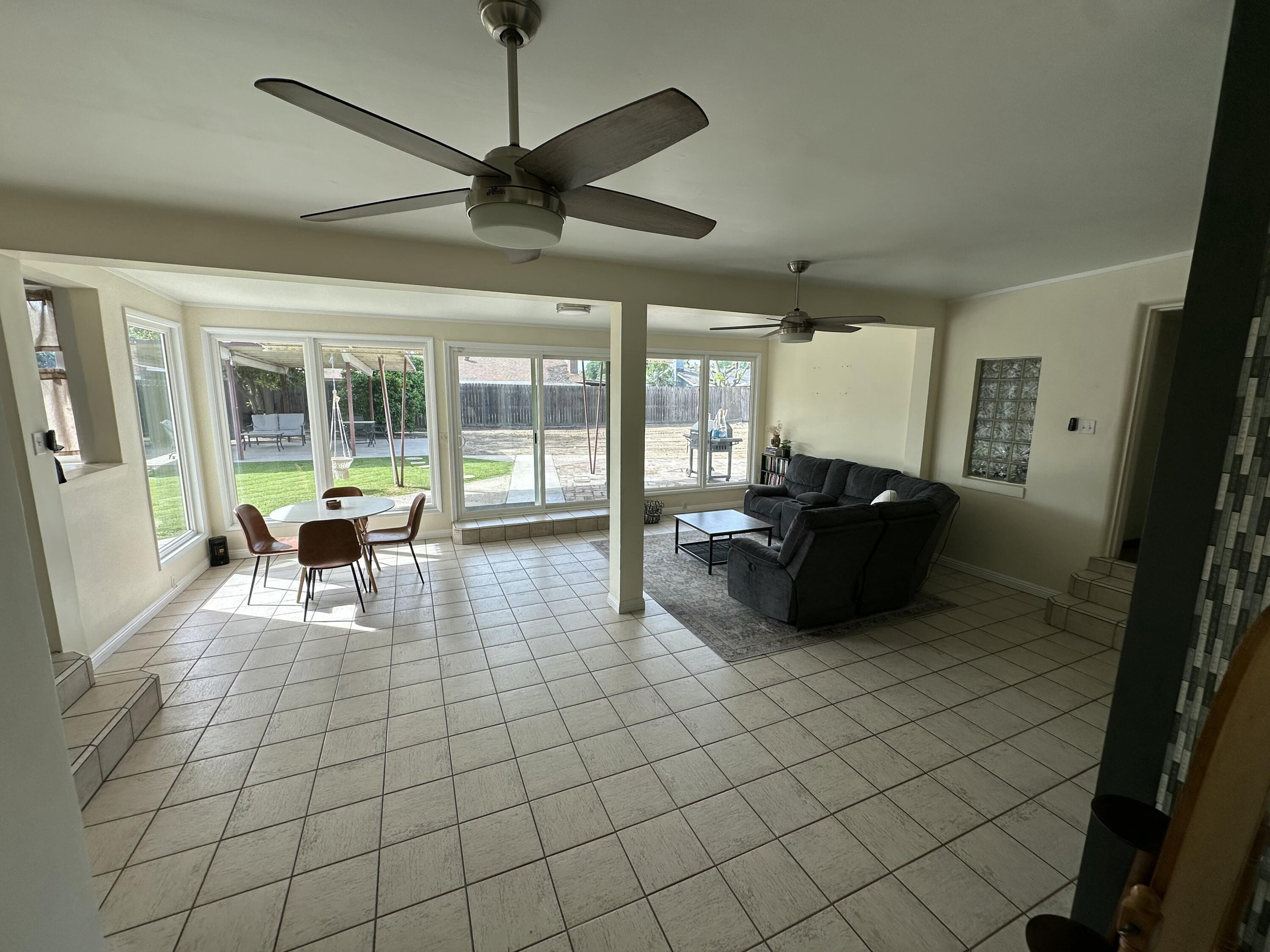 1127 W Walnut Ave, Visalia, CA 93277