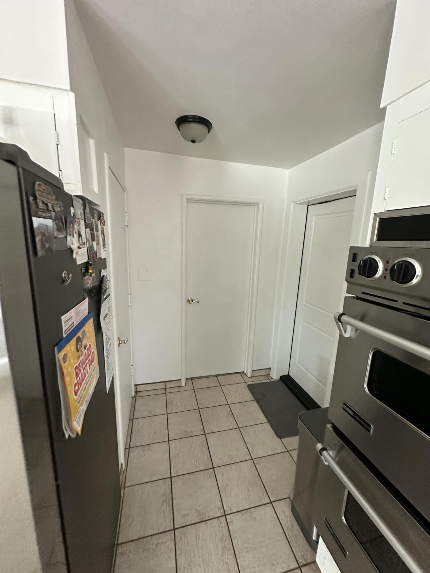 1127 W Walnut Ave, Visalia, CA 93277