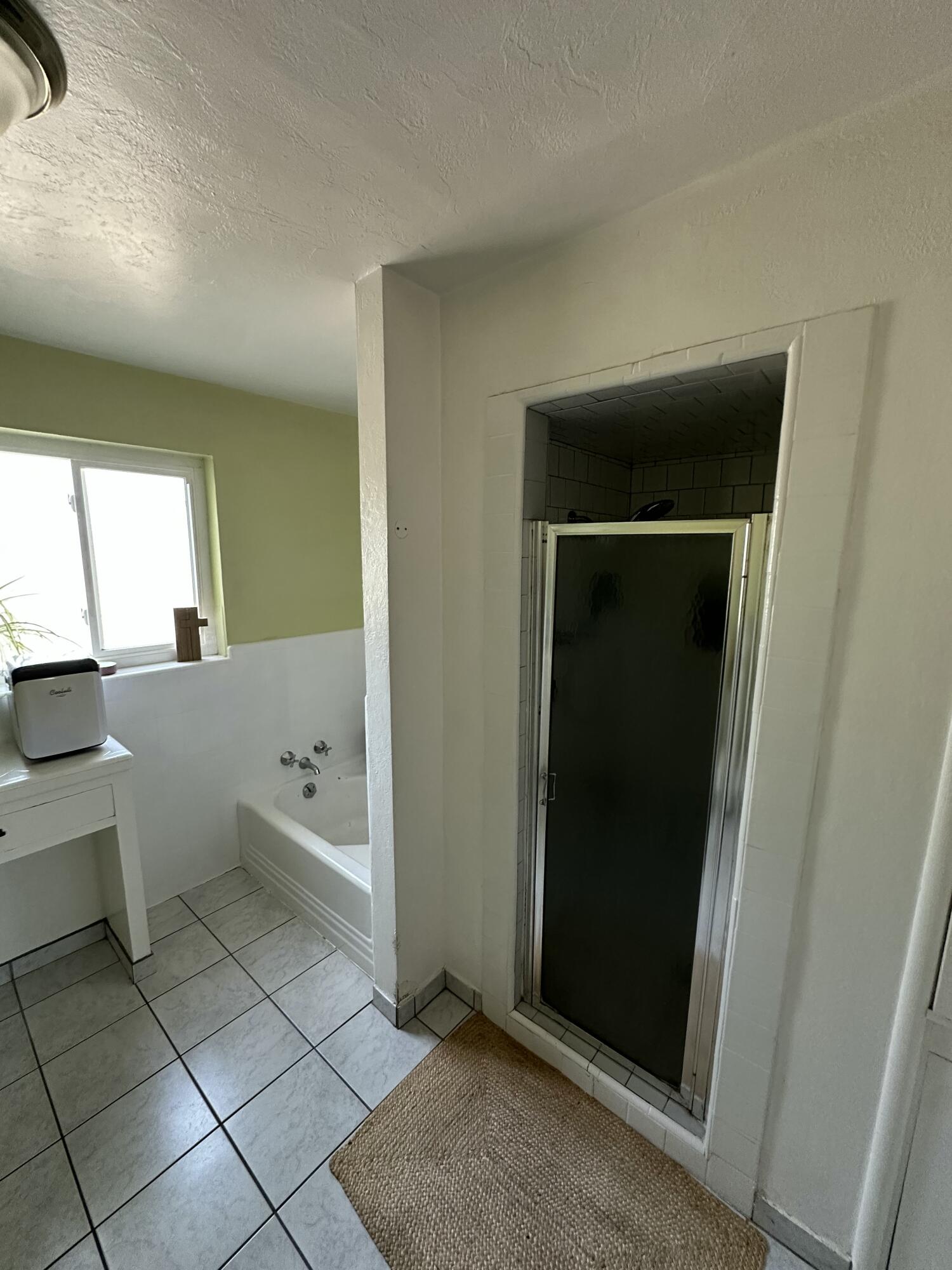 1127 W Walnut Ave, Visalia, CA 93277