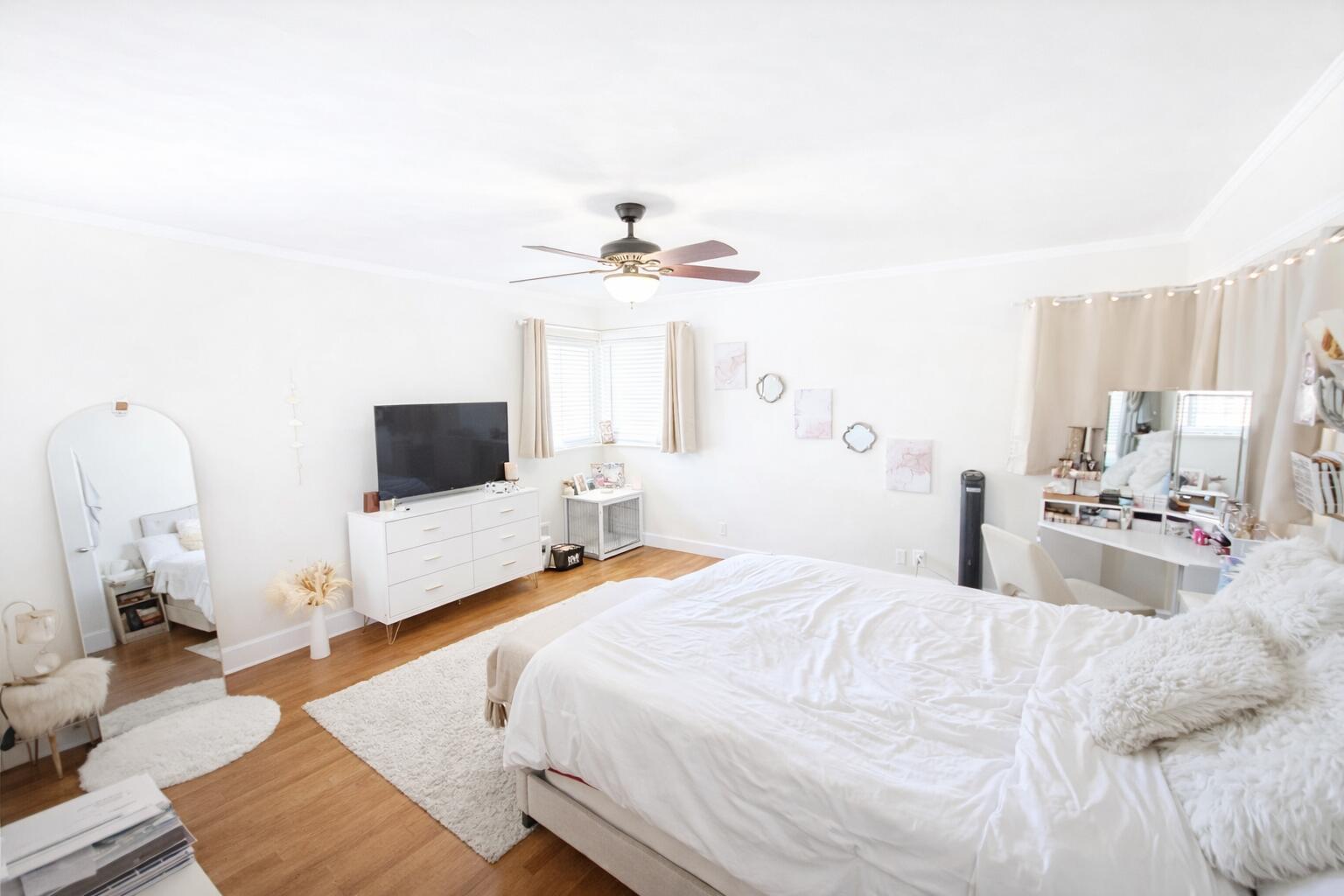 1127 W Walnut Ave, Visalia, CA 93277