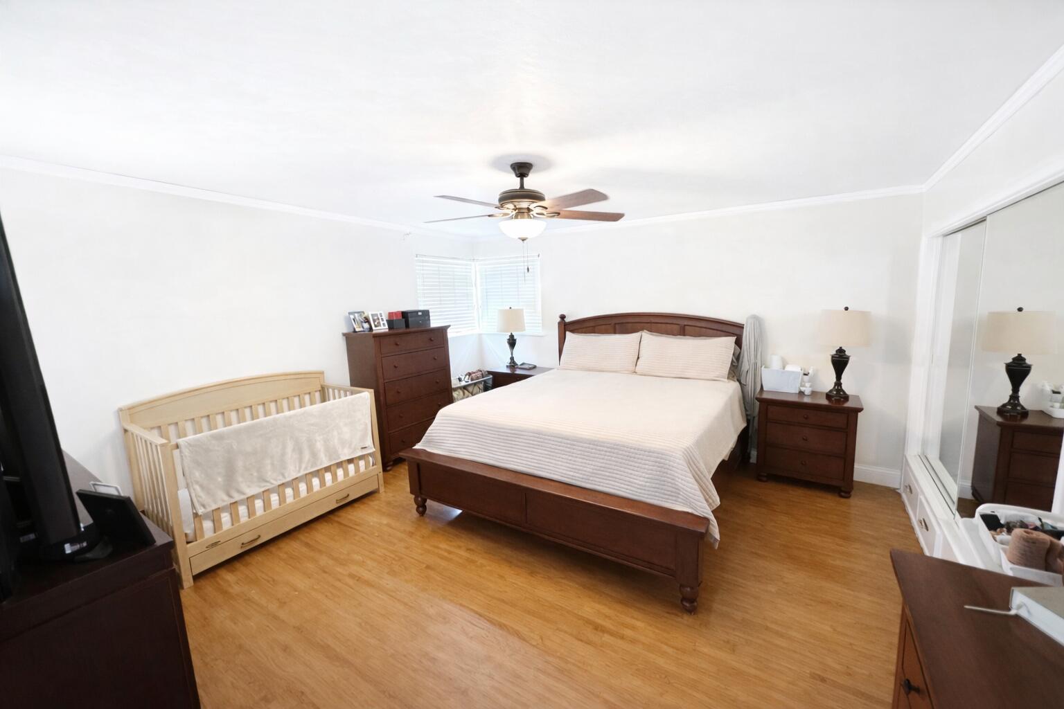 1127 W Walnut Ave, Visalia, CA 93277