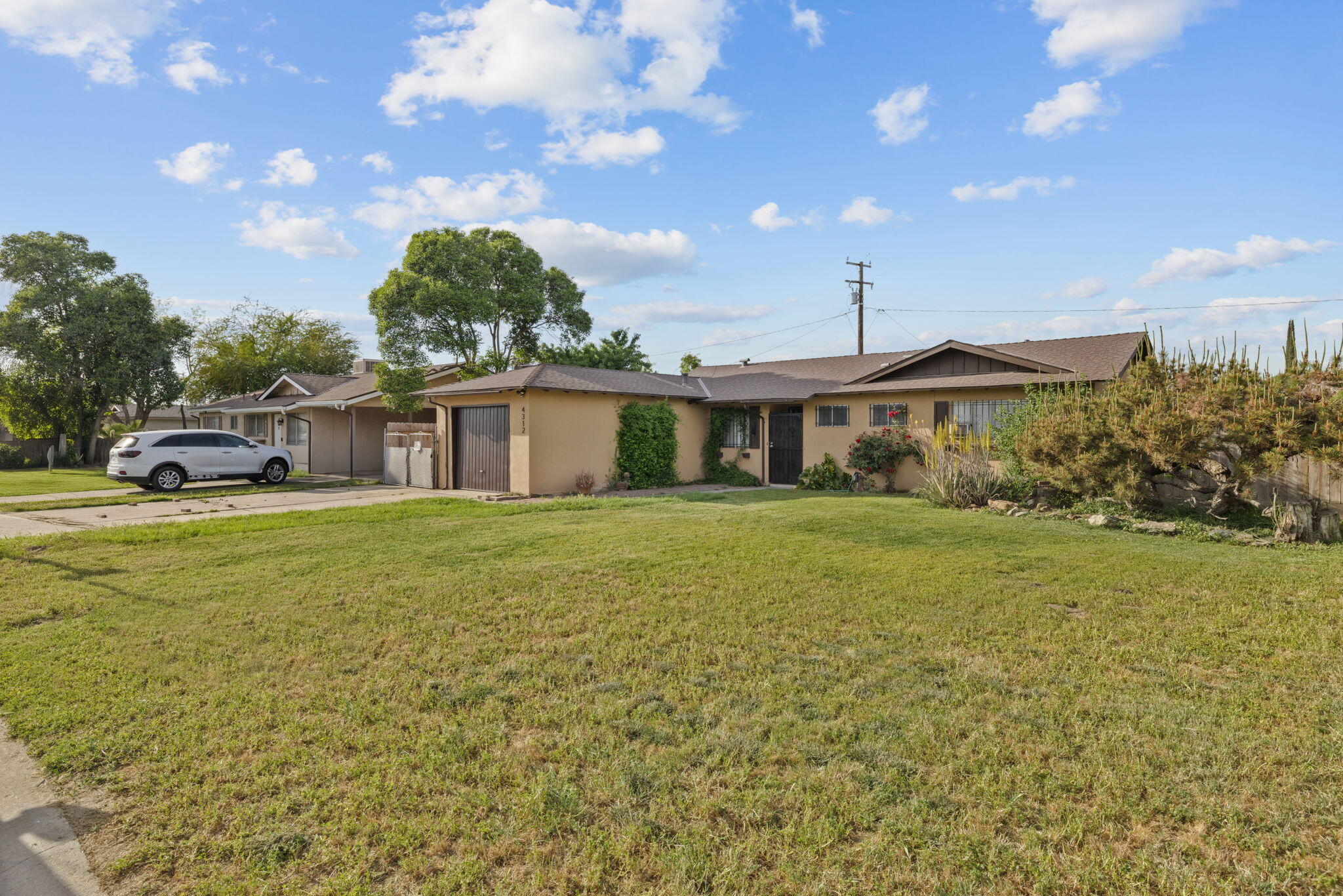 4312 W Dorothea Ave, Visalia, CA 93277