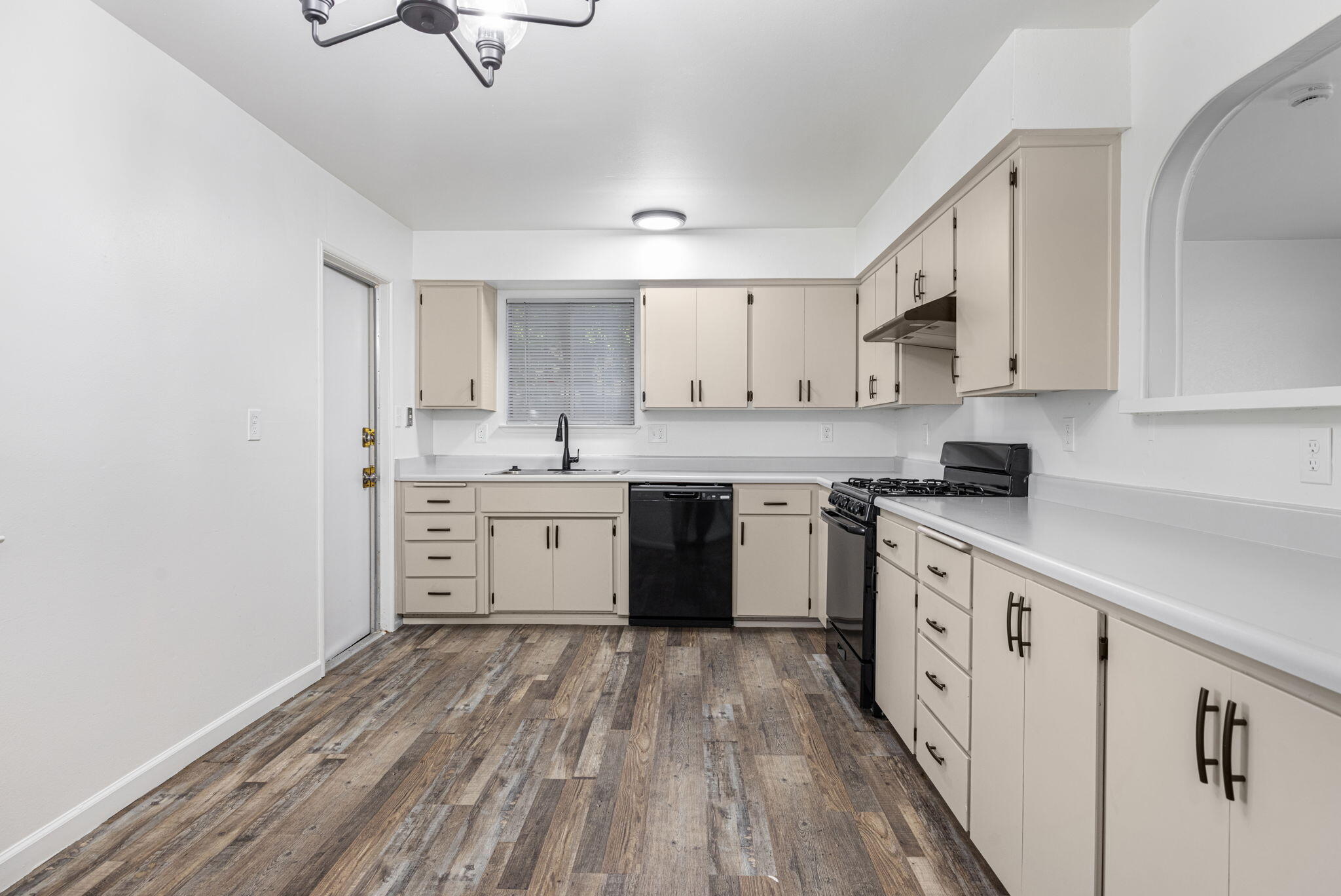 4312 W Dorothea Ave, Visalia, CA 93277