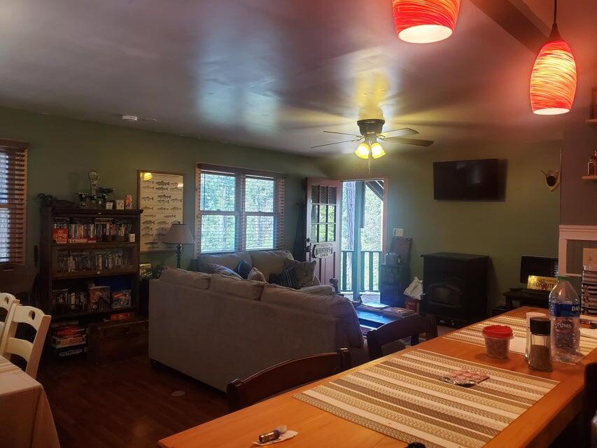 57926 Manzanita Trl, Badger, CA 93603