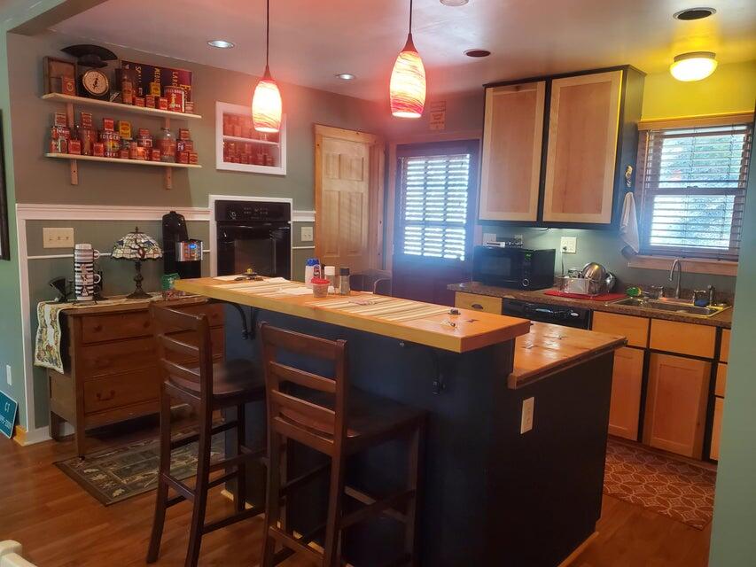 57926 Manzanita Trl, Badger, CA 93603