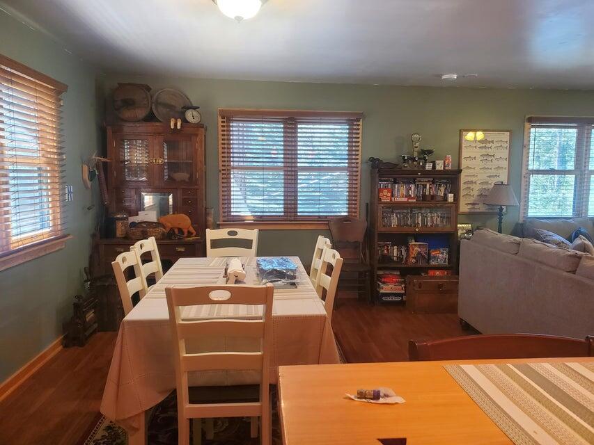 57926 Manzanita Trl, Badger, CA 93603