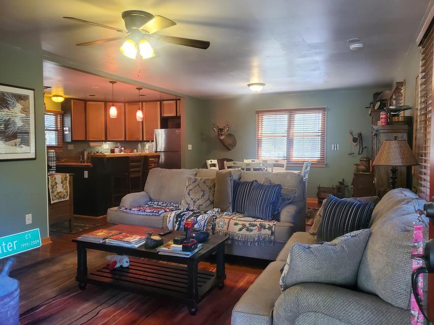 57926 Manzanita Trl, Badger, CA 93603