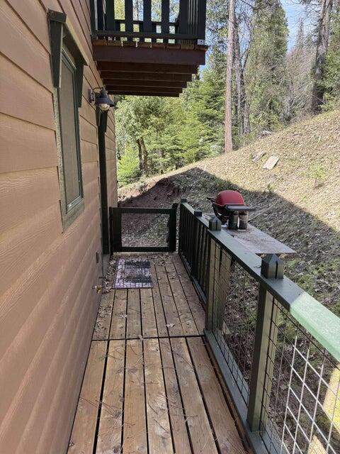 57926 Manzanita Trl, Badger, CA 93603