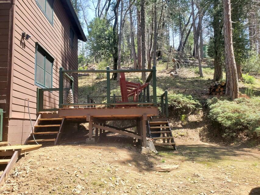 57926 Manzanita Trl, Badger, CA 93603