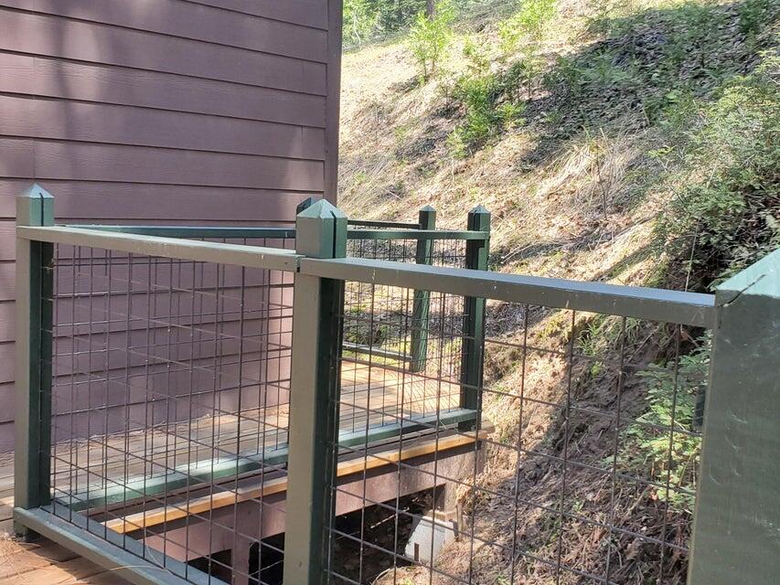 57926 Manzanita Trl, Badger, CA 93603