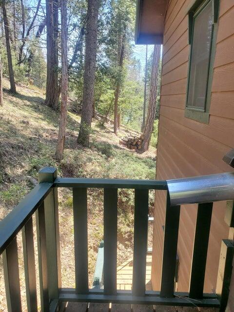 57926 Manzanita Trl, Badger, CA 93603