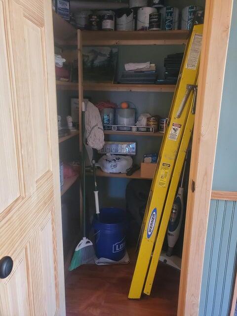 57926 Manzanita Trl, Badger, CA 93603