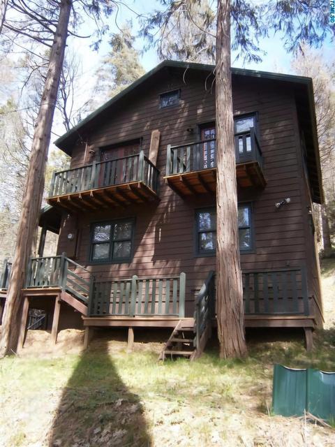 57926 Manzanita Trl, Badger, CA 93603