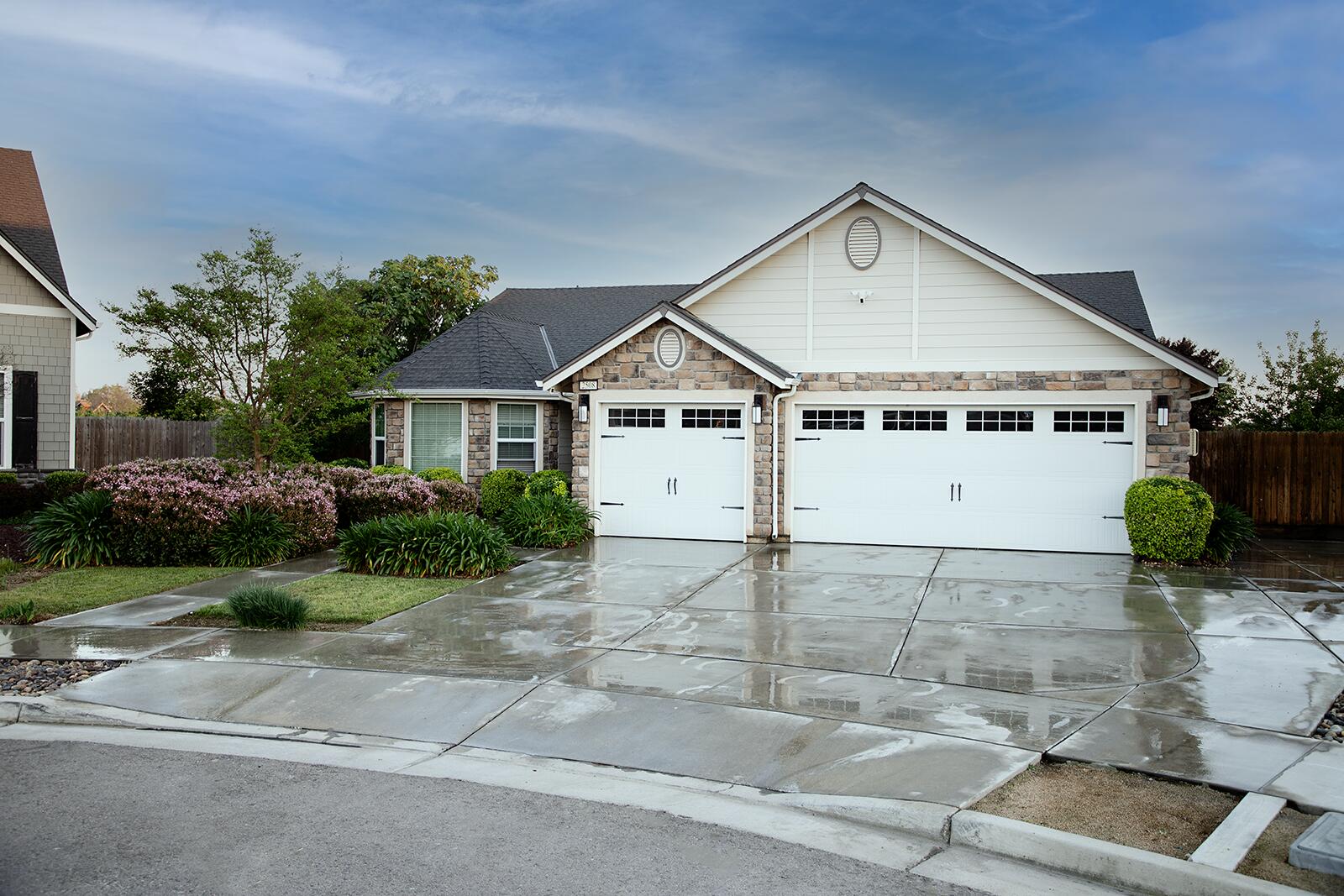 2508 N Kayenta Ct, Visalia, CA 93291