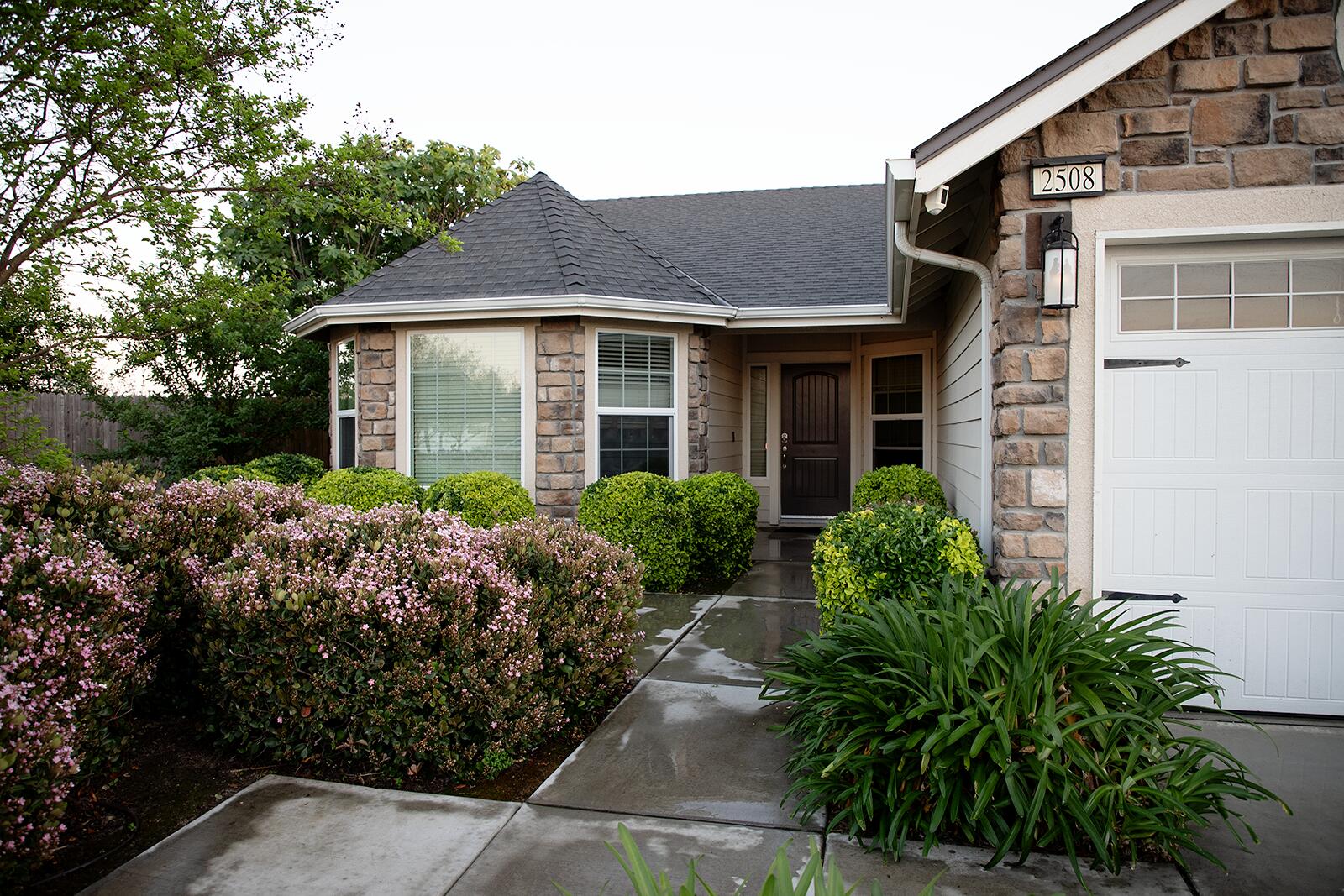 2508 N Kayenta Ct, Visalia, CA 93291