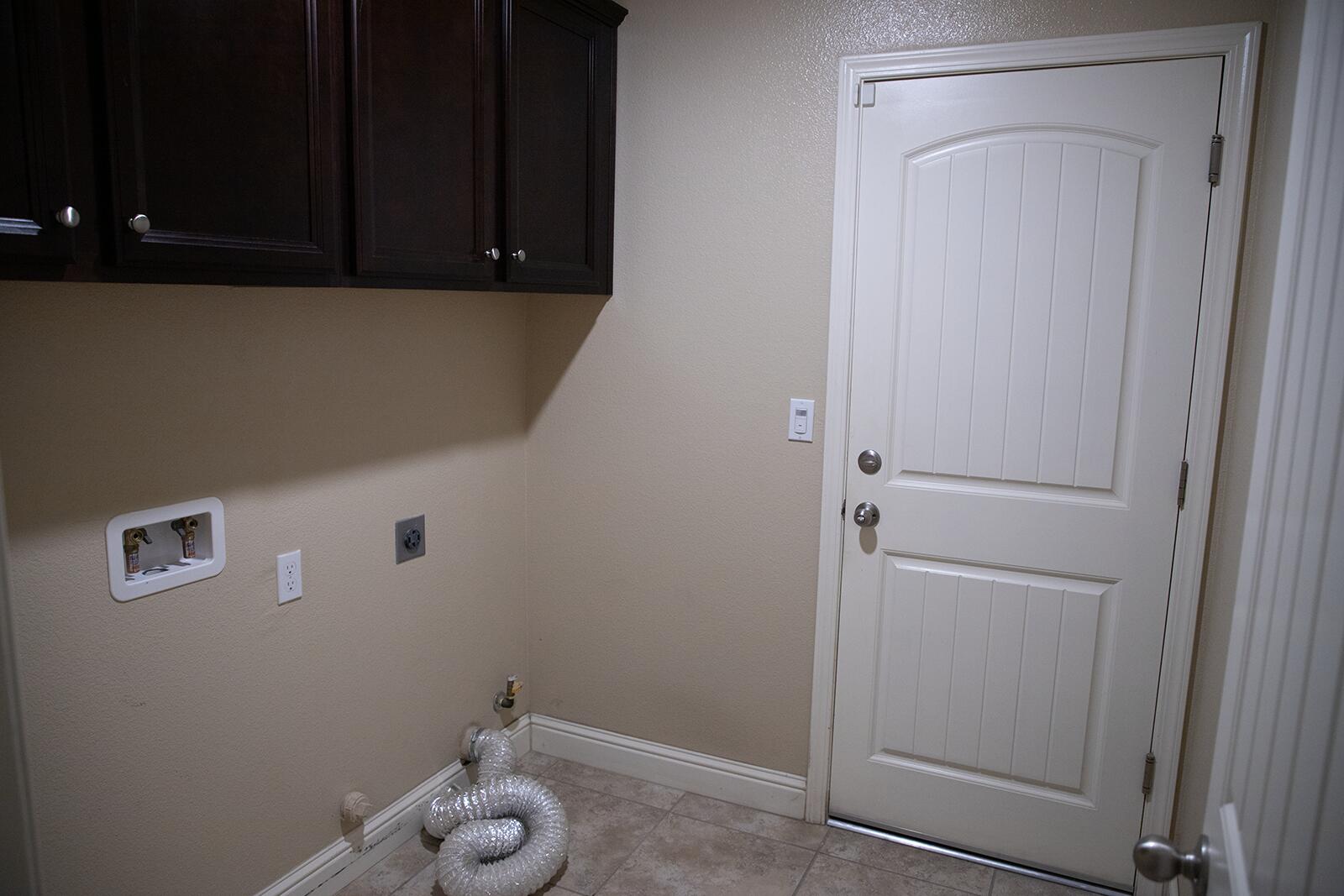 2508 N Kayenta Ct, Visalia, CA 93291