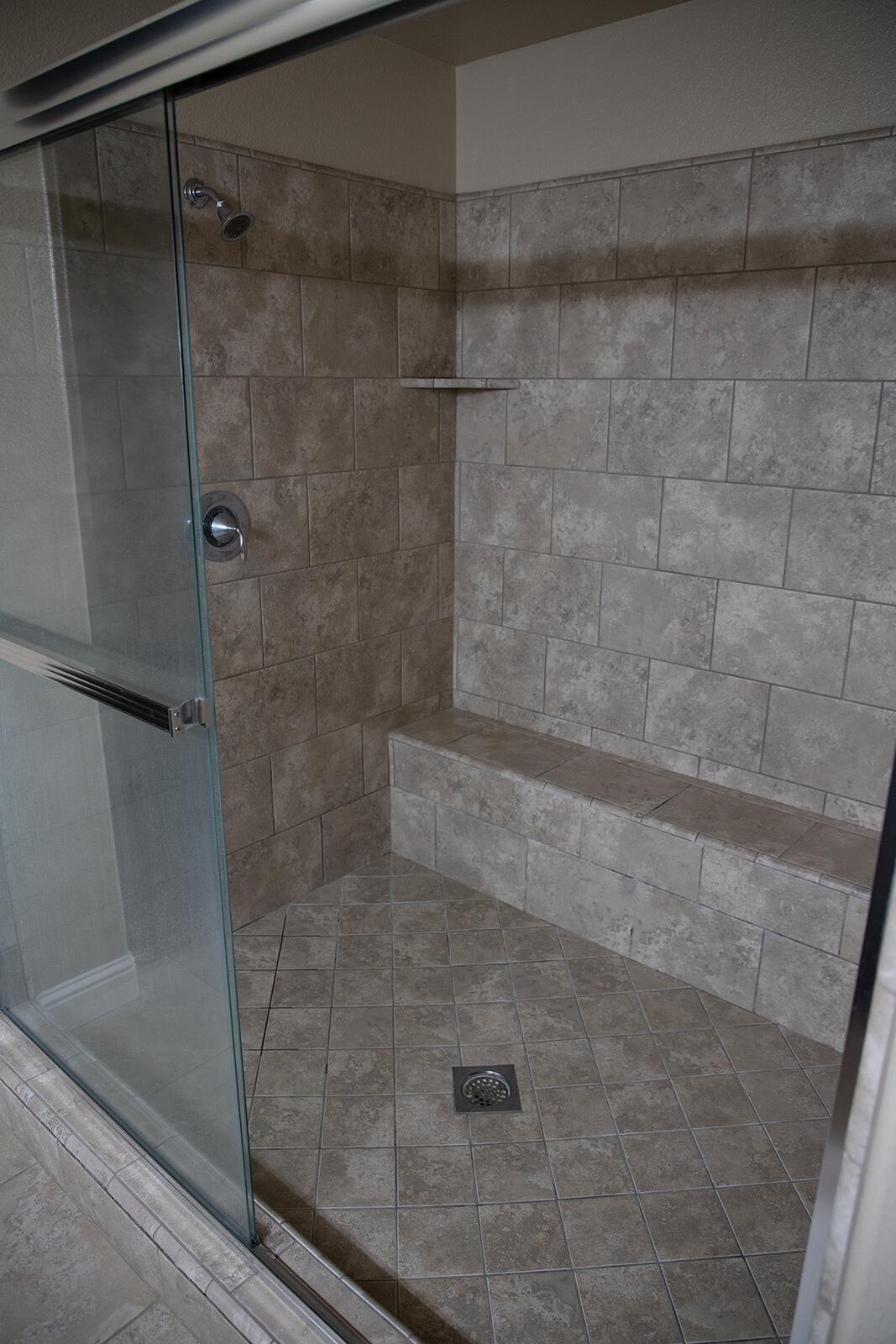 2508 N Kayenta Ct, Visalia, CA 93291