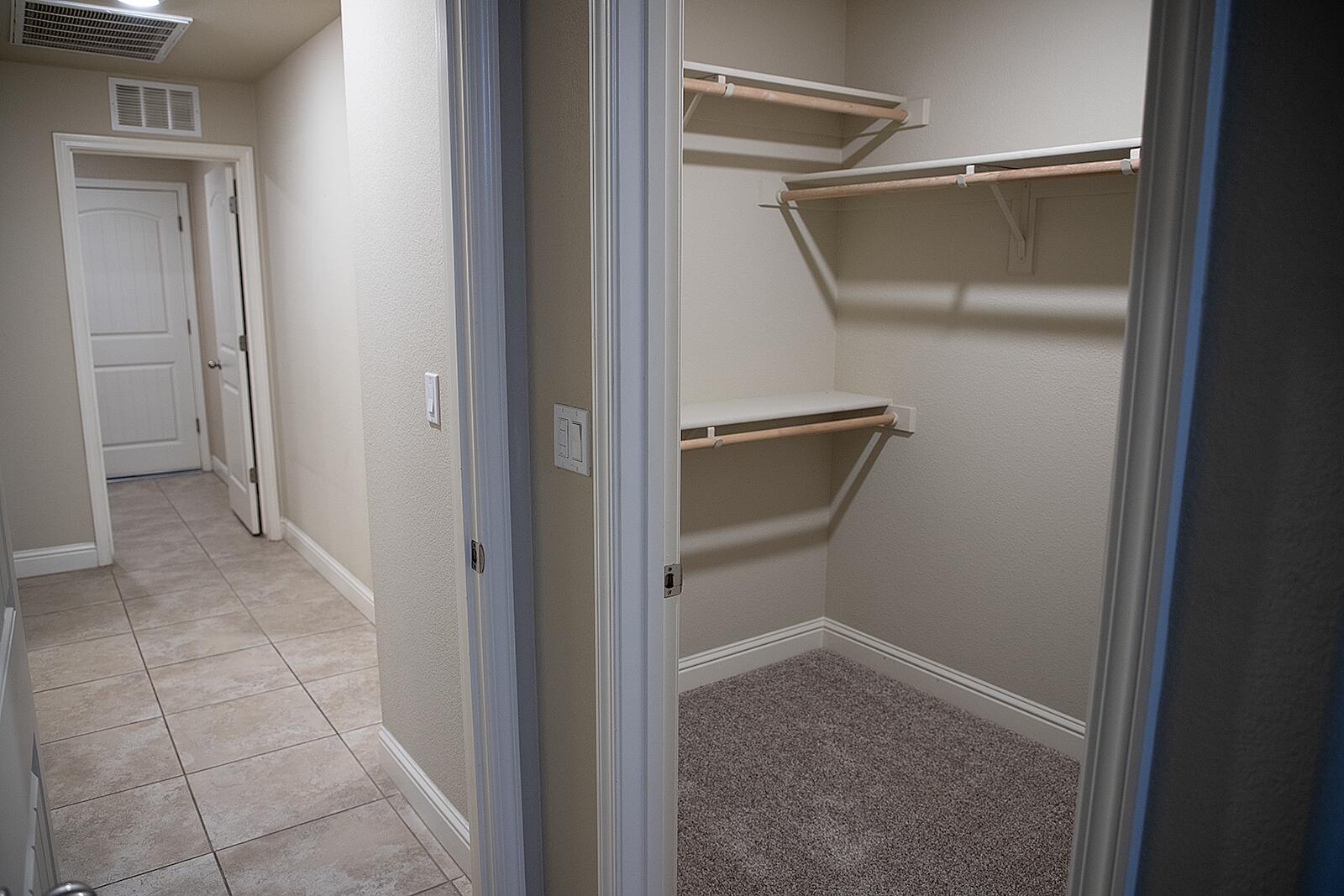 2508 N Kayenta Ct, Visalia, CA 93291