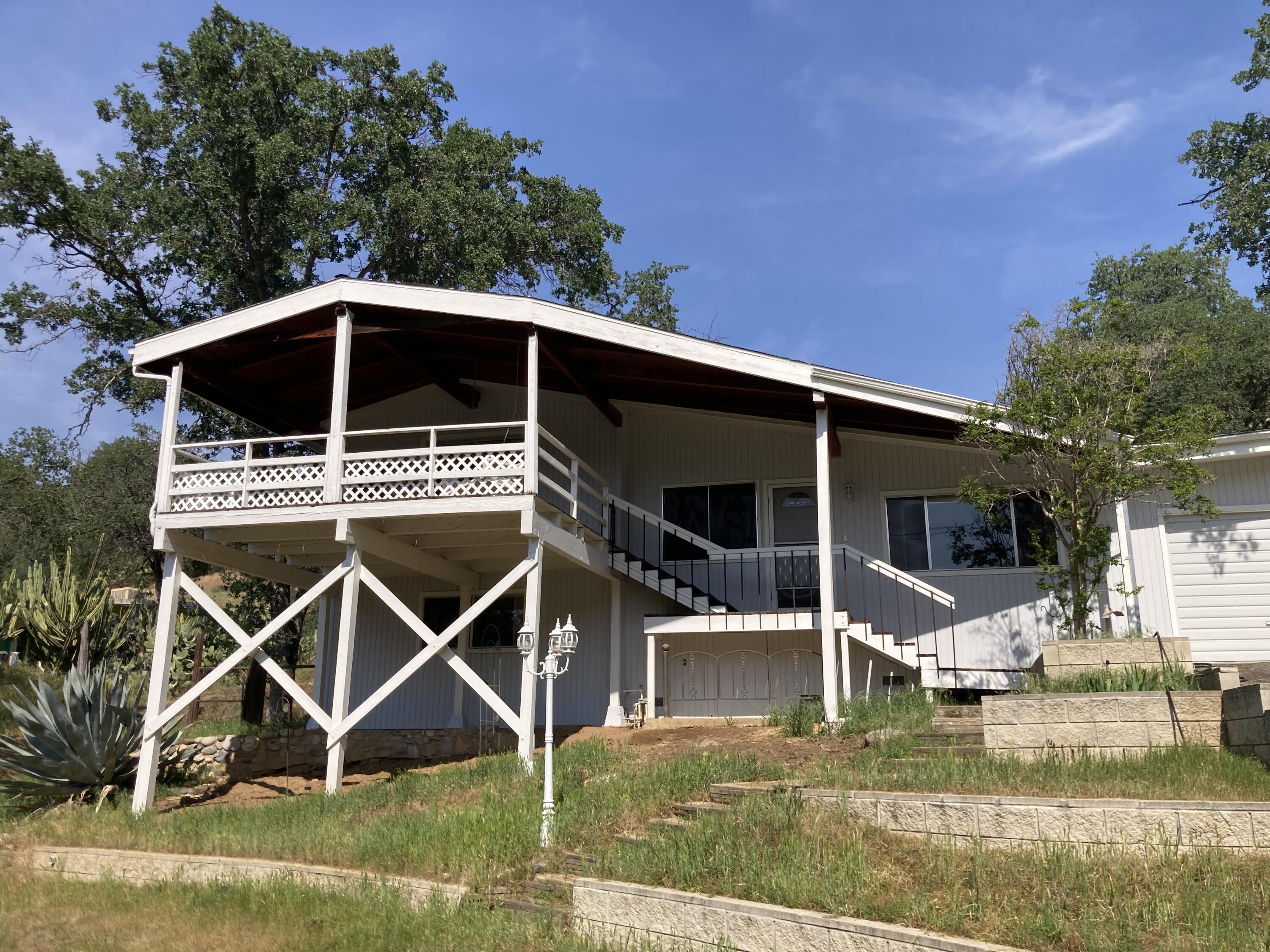 43669 Skyline Dr, Three Rivers, CA 93271