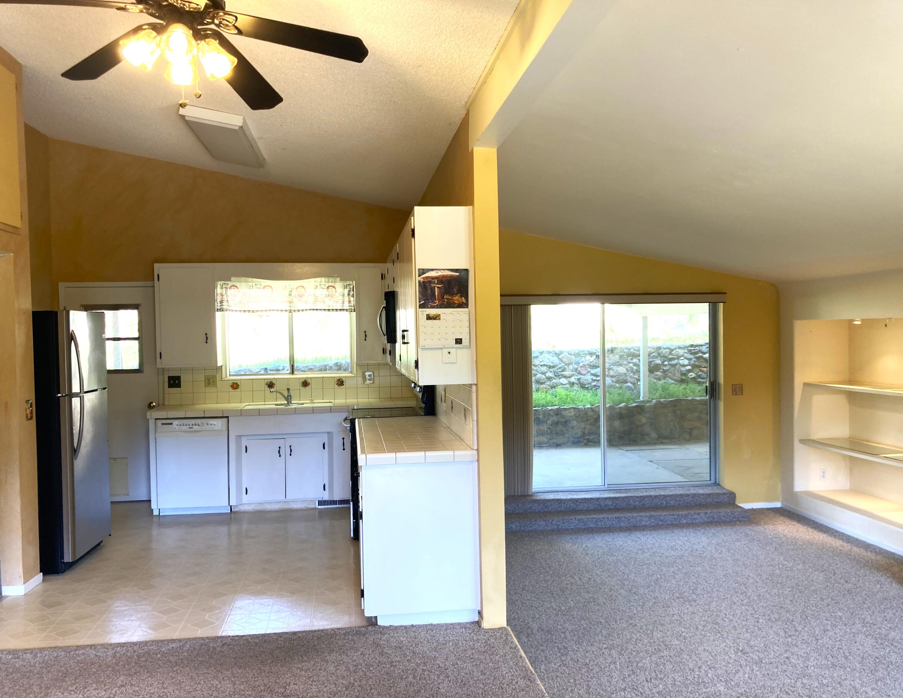 43669 Skyline Dr, Three Rivers, CA 93271