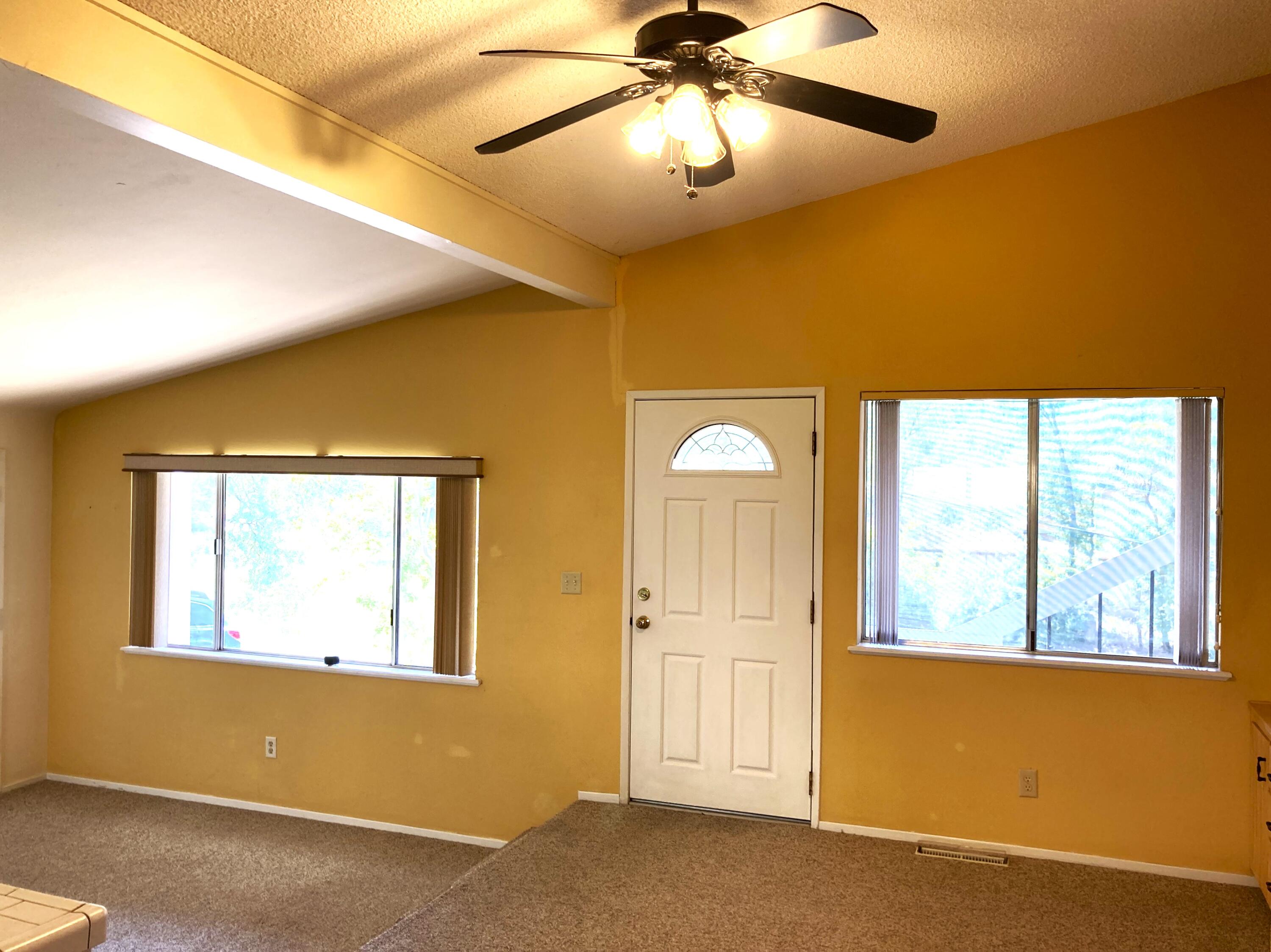 43669 Skyline Dr, Three Rivers, CA 93271