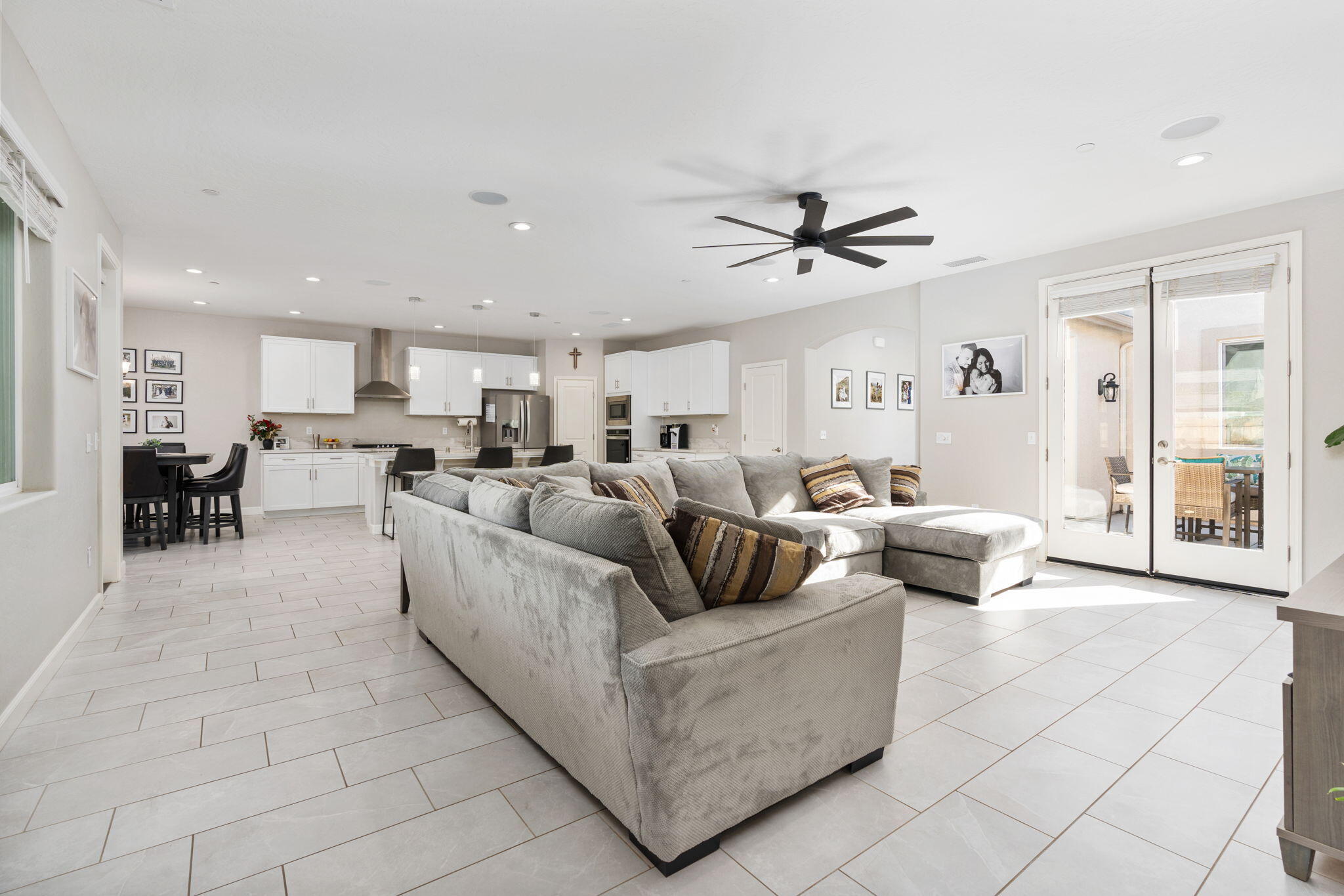 2124 Cortner St, Hanford, CA 93230