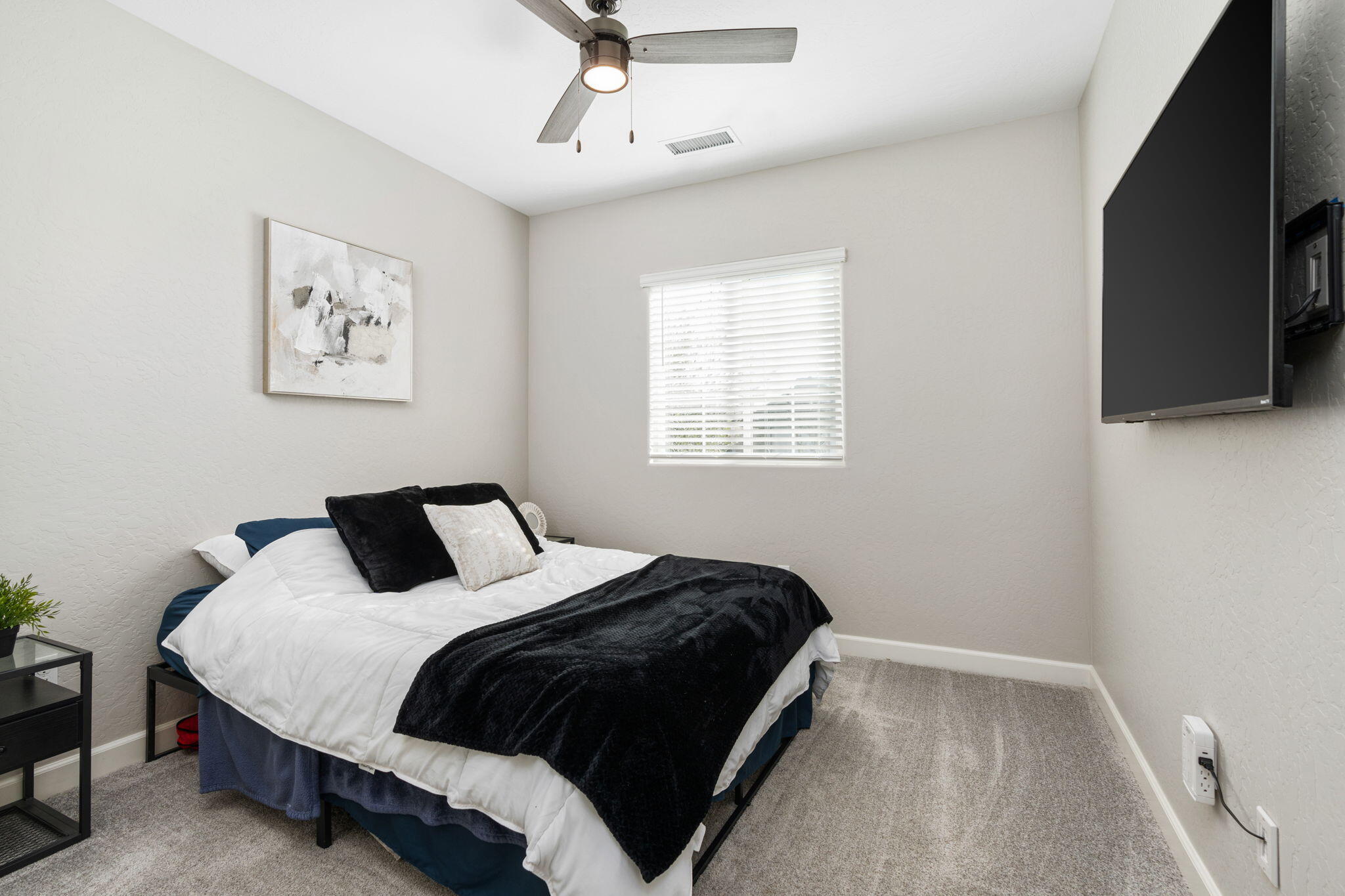 2124 Cortner St, Hanford, CA 93230