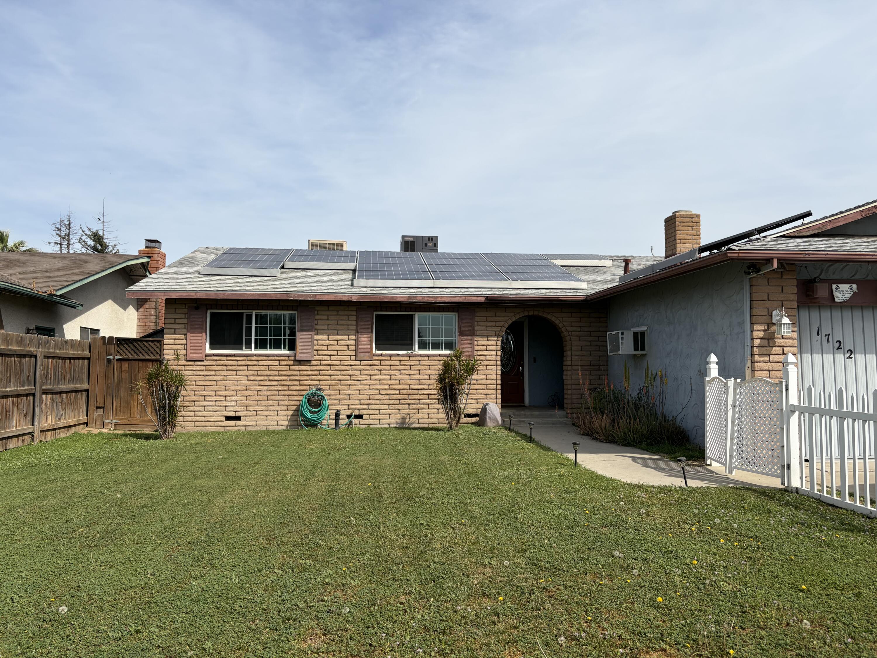 1722 W La Vida, Visalia, CA 93277