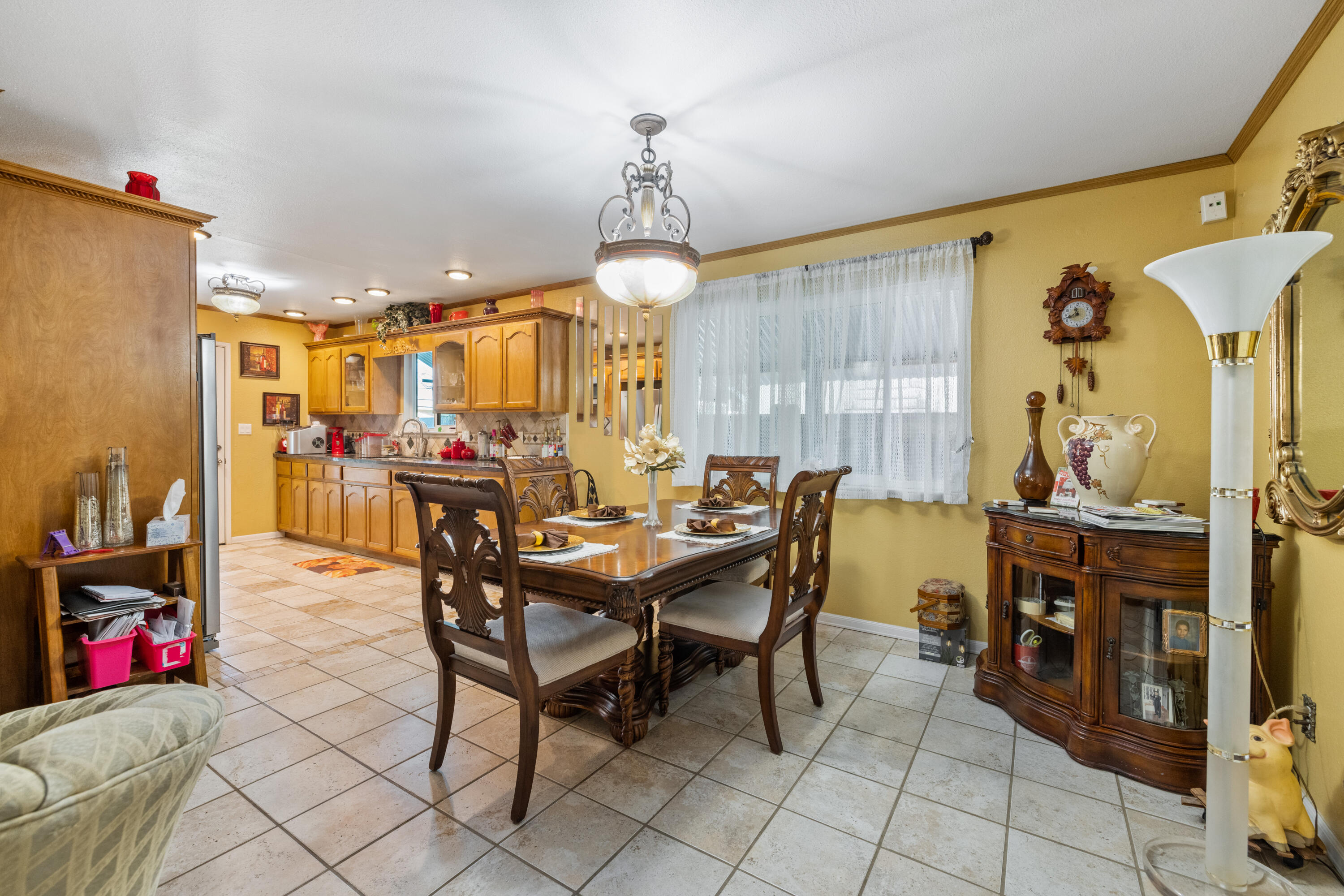 1722 W La Vida, Visalia, CA 93277