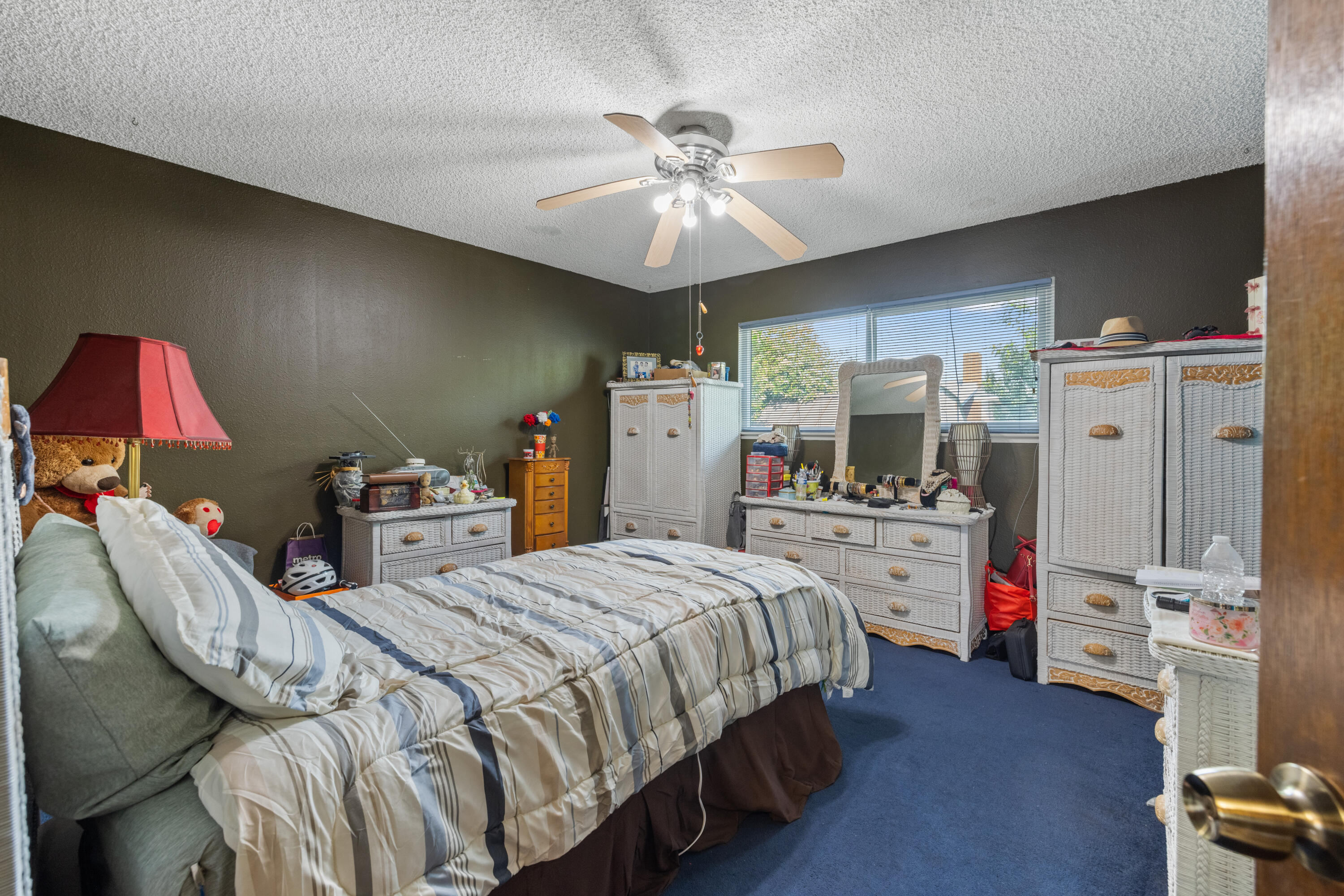 1722 W La Vida, Visalia, CA 93277