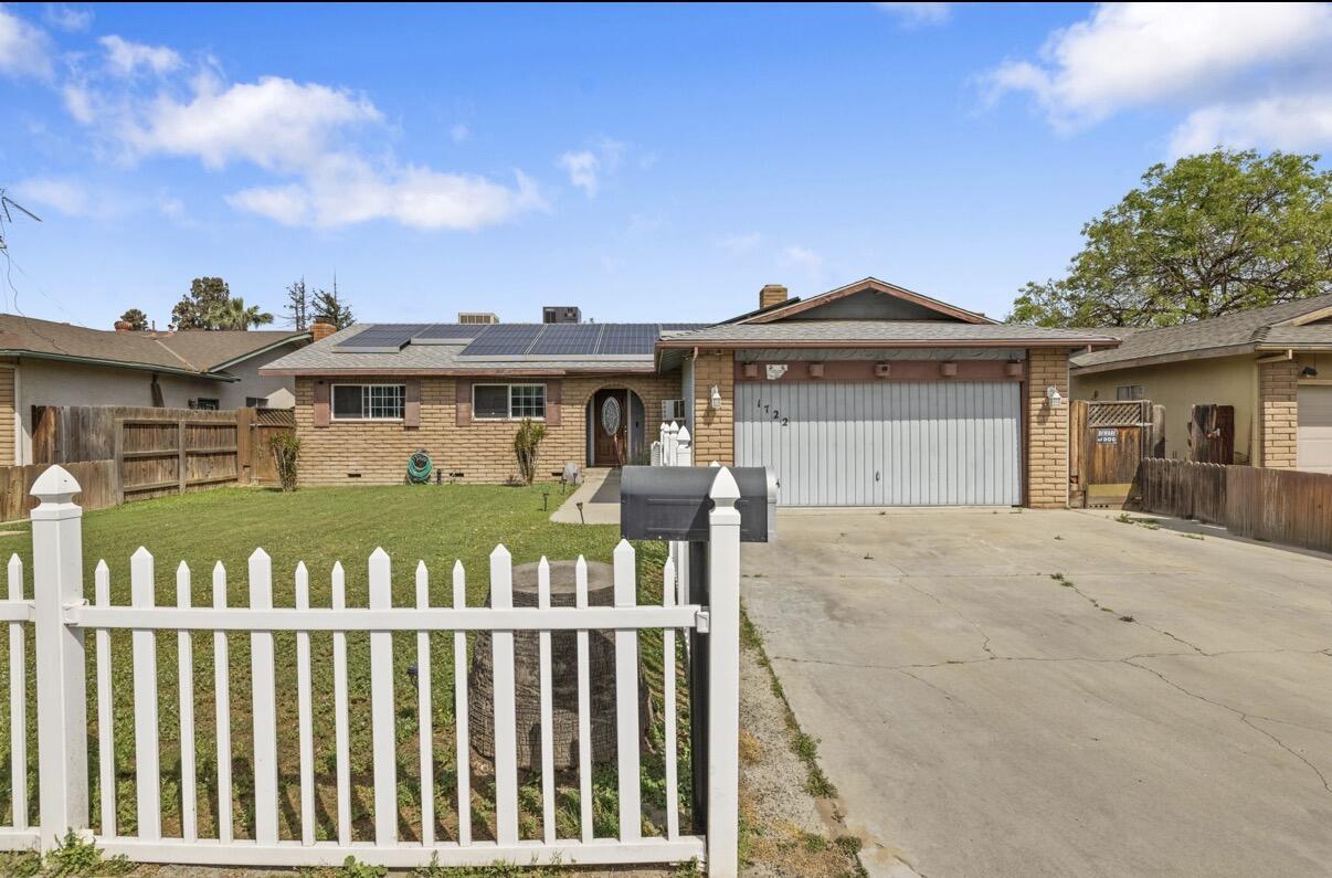 1722 W La Vida, Visalia, CA 93277