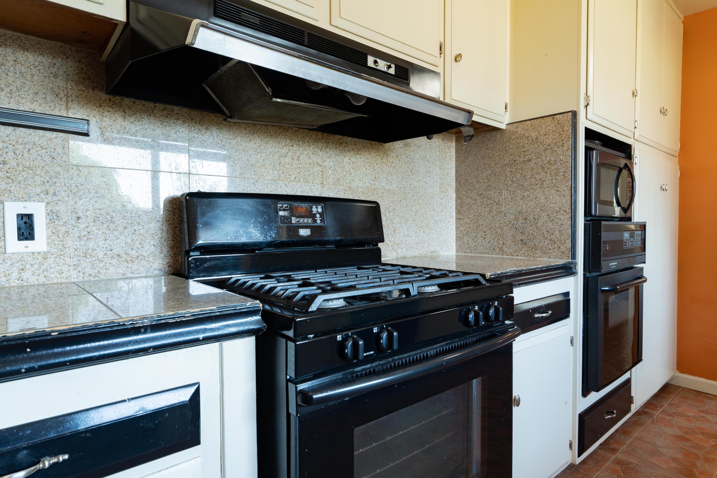 1817 8th Ave, Delano, CA 93215