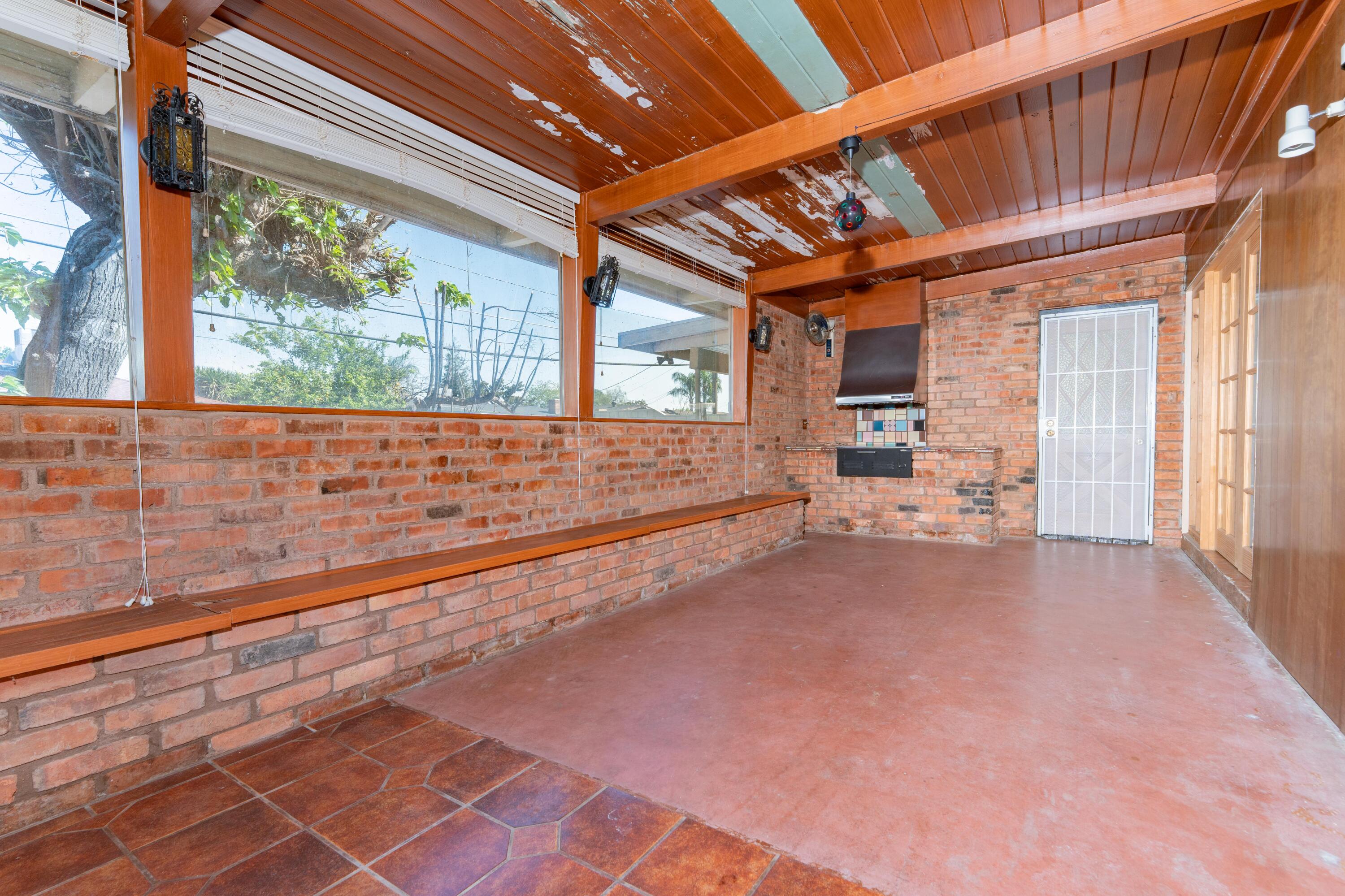 1817 8th Ave, Delano, CA 93215