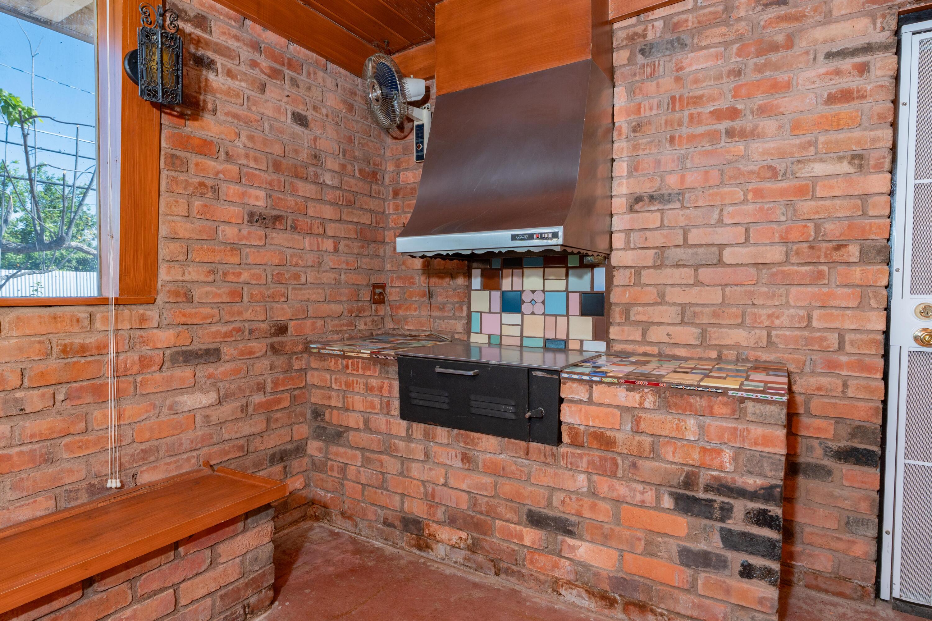 1817 8th Ave, Delano, CA 93215